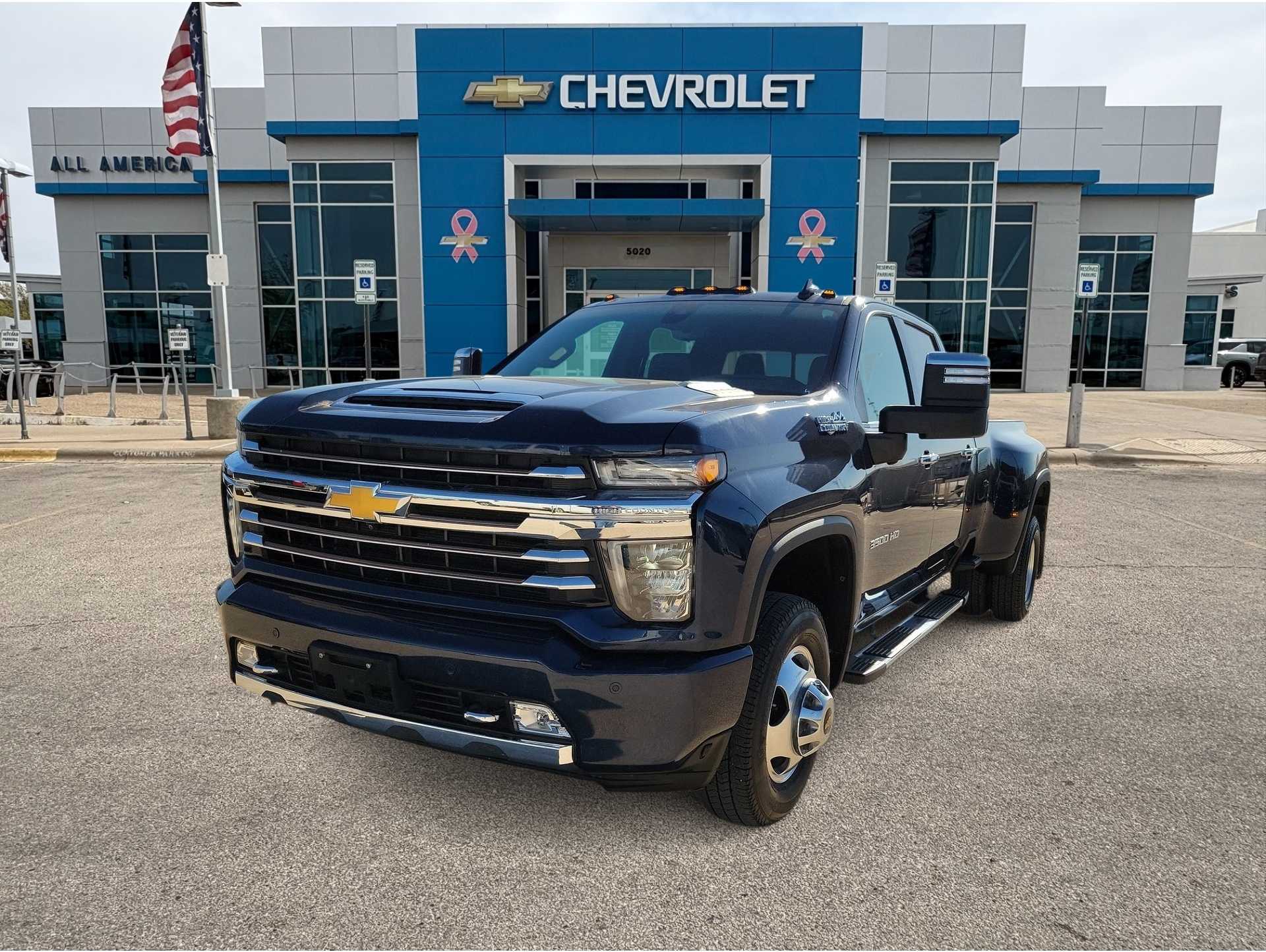 2022 Chevrolet Silverado HD High Country's photo