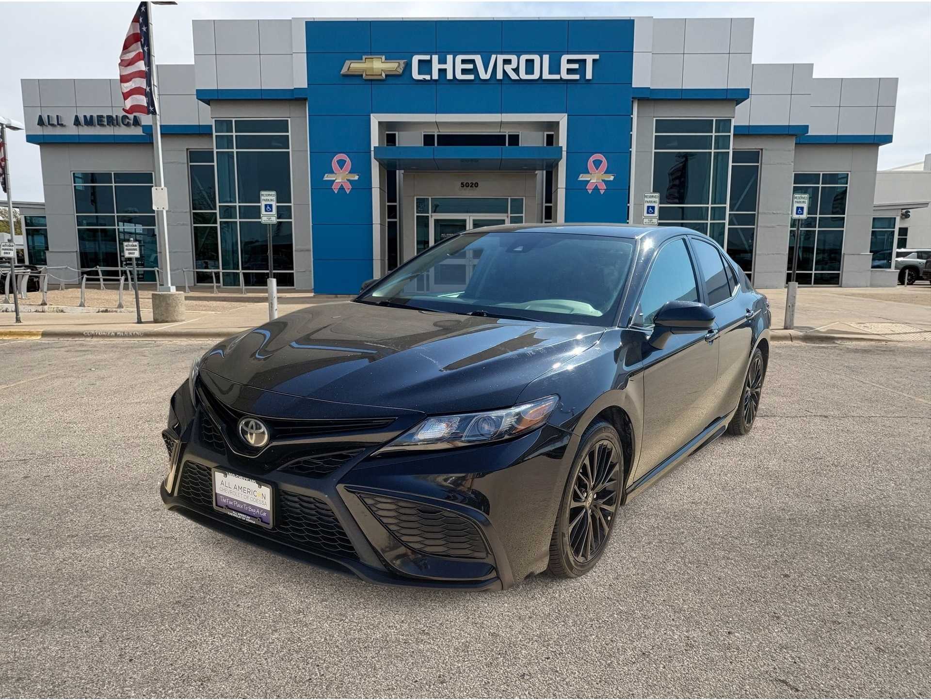 2021 Toyota Camry SE Nightshade's photo