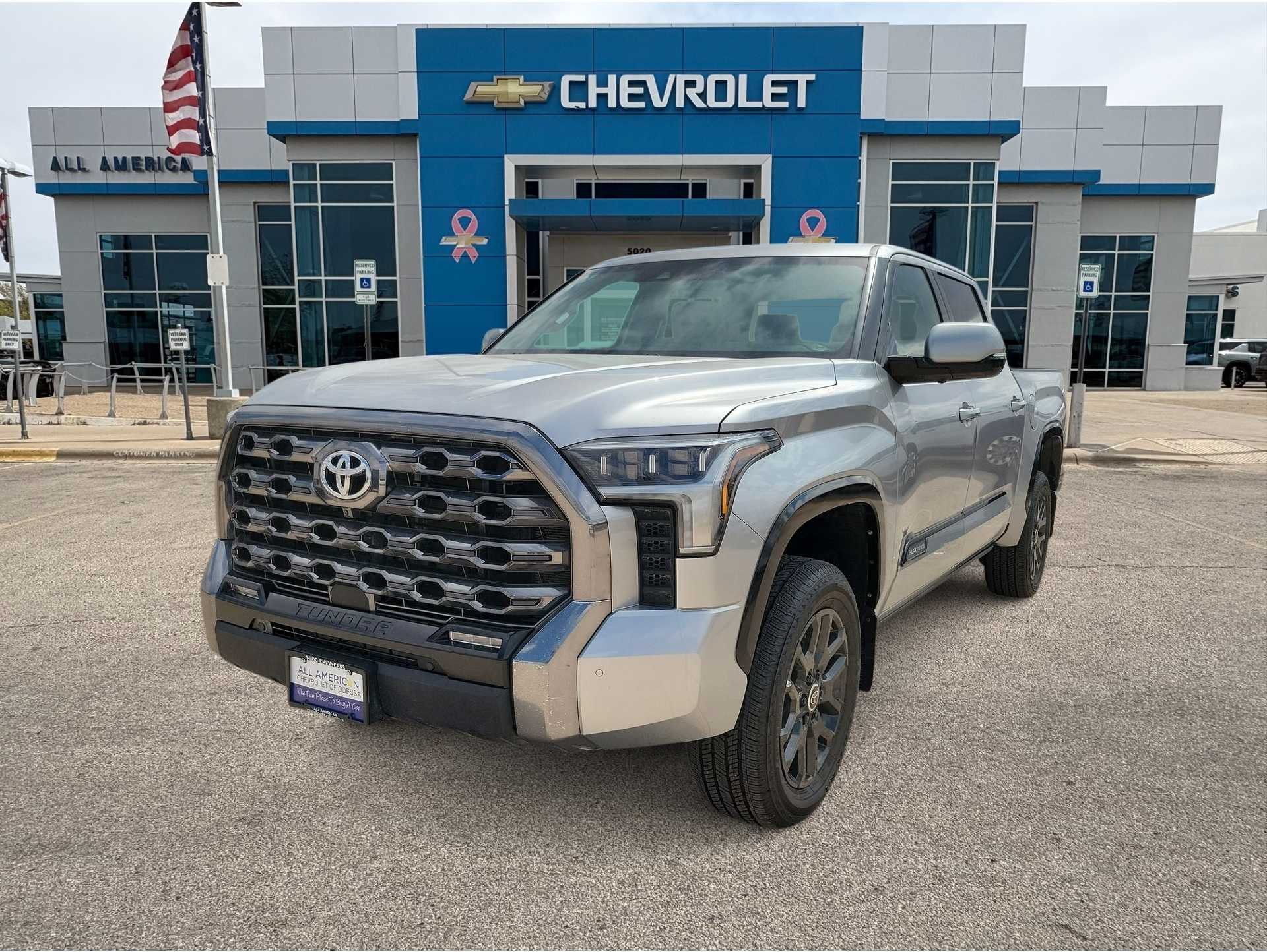2024 Toyota Tundra Platinum's photo