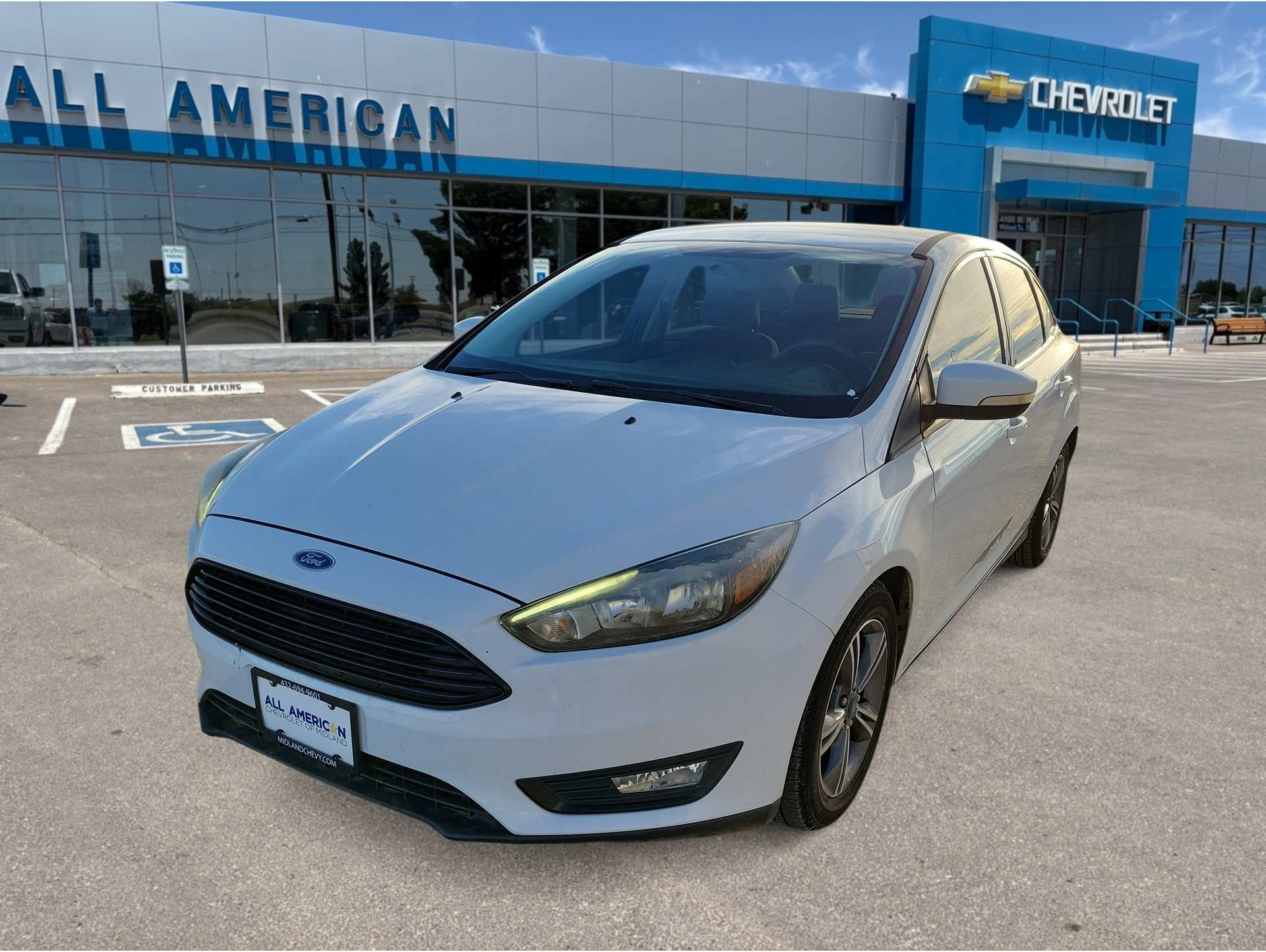2016 Ford Focus SE's photo