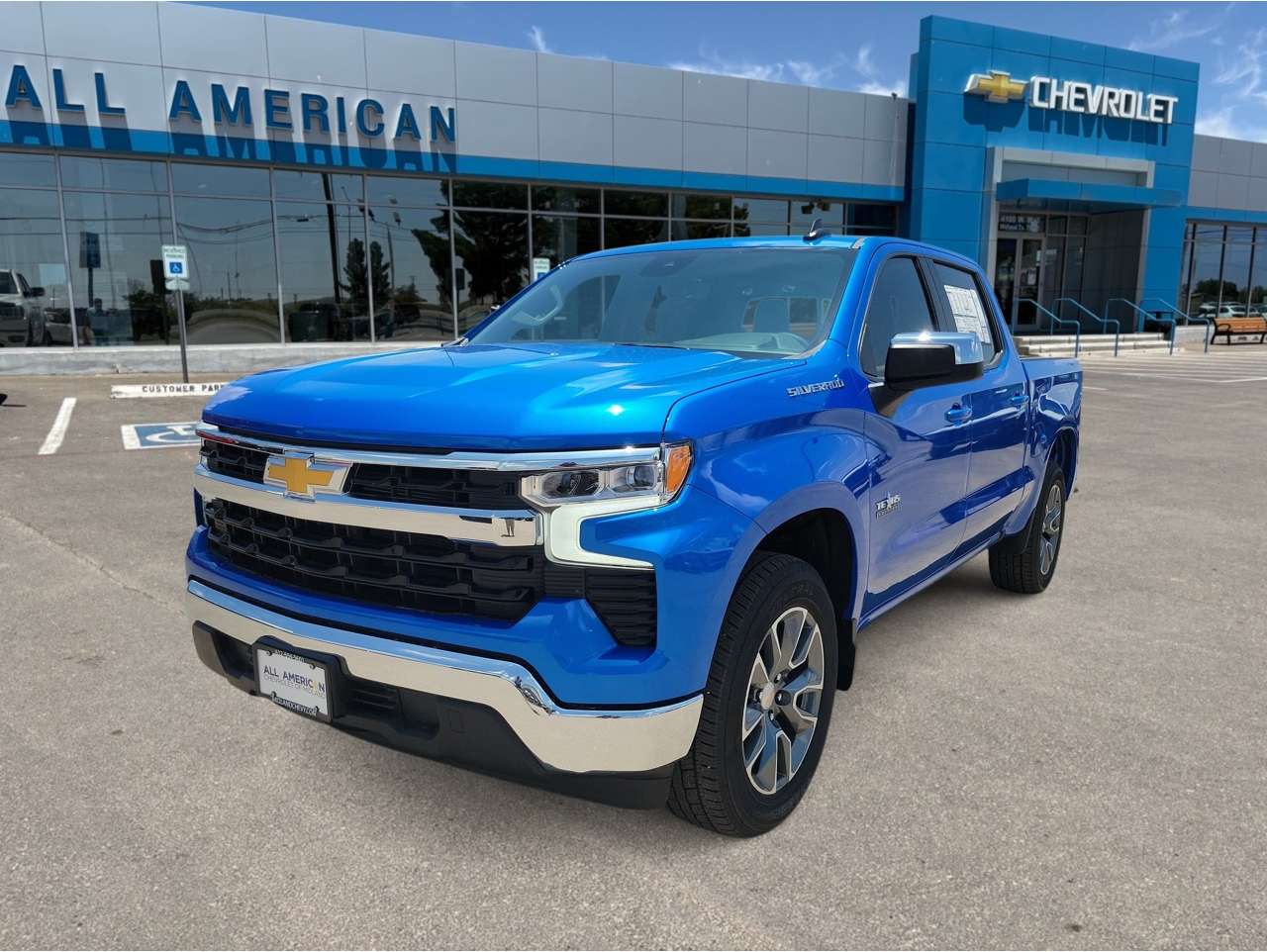 2025 Chevrolet Silverado LT's photo