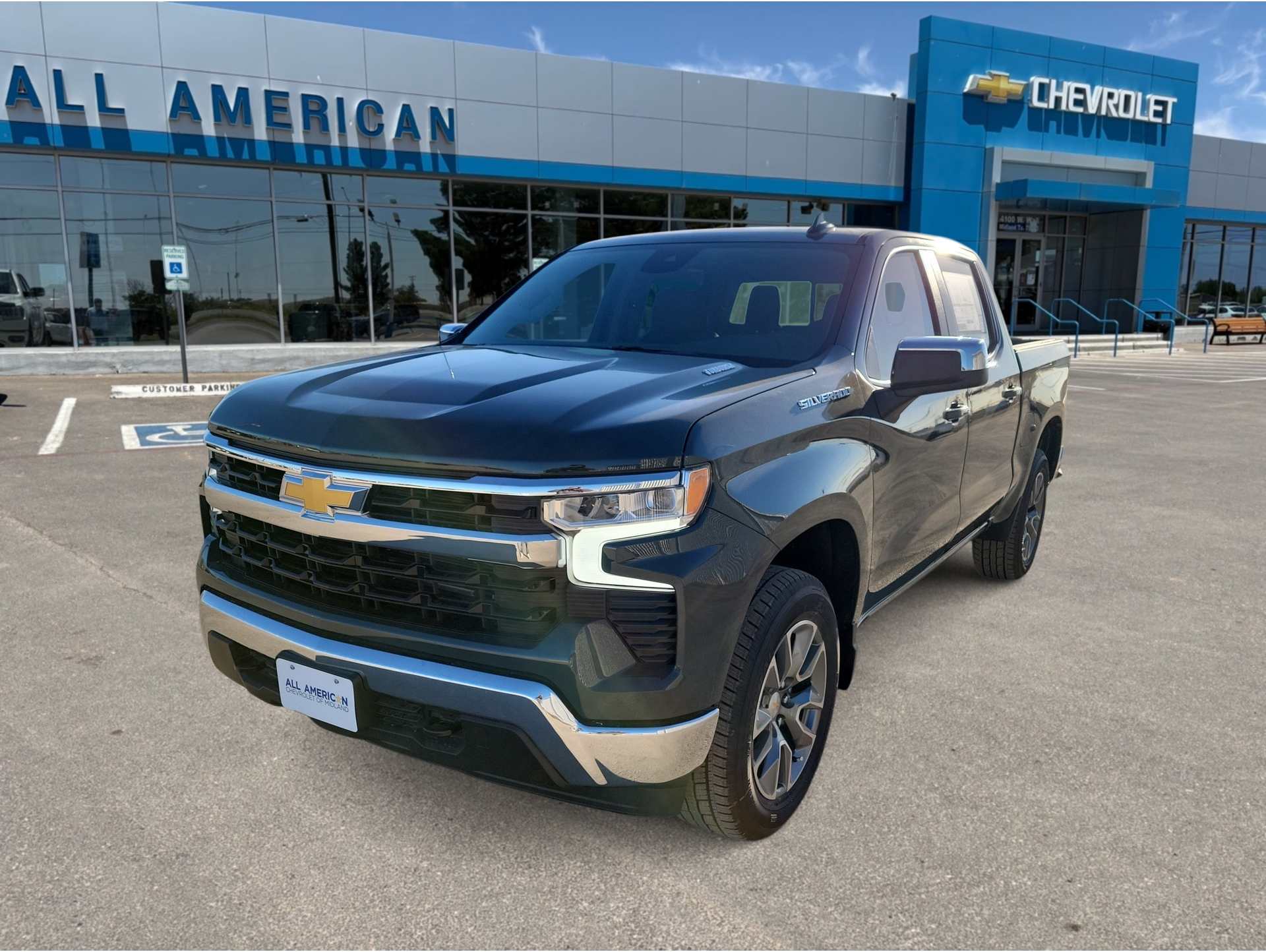 2026 Chevrolet Silverado LT's photo