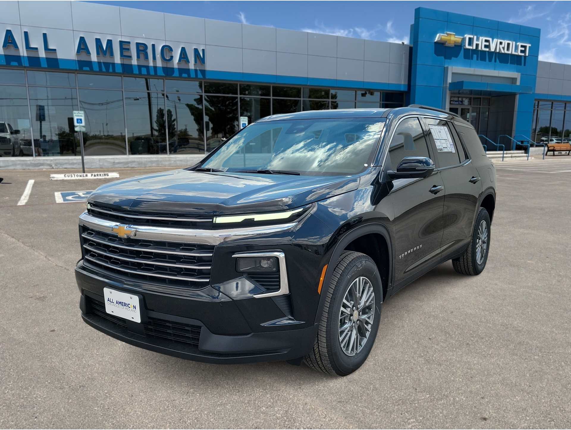 2026 Chevrolet Traverse LT's photo