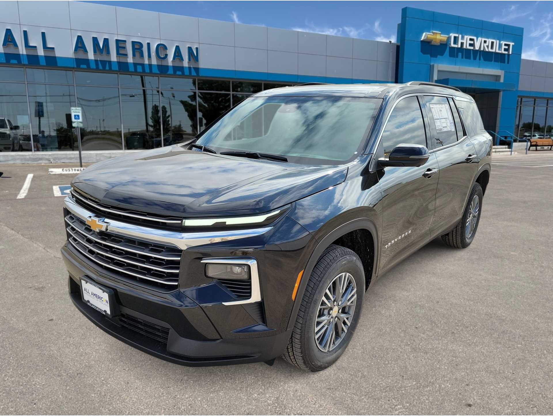2026 Chevrolet Traverse LT's photo