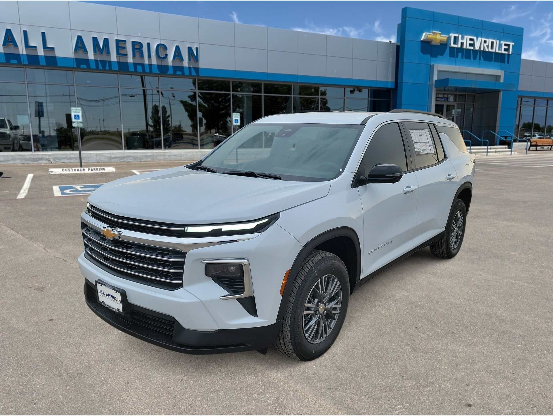 2026 Chevrolet Traverse LT's photo