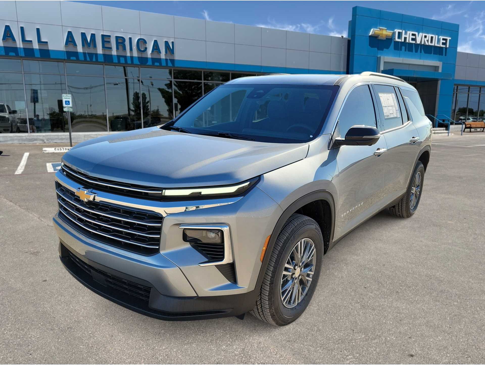 2026 Chevrolet Traverse LT's photo