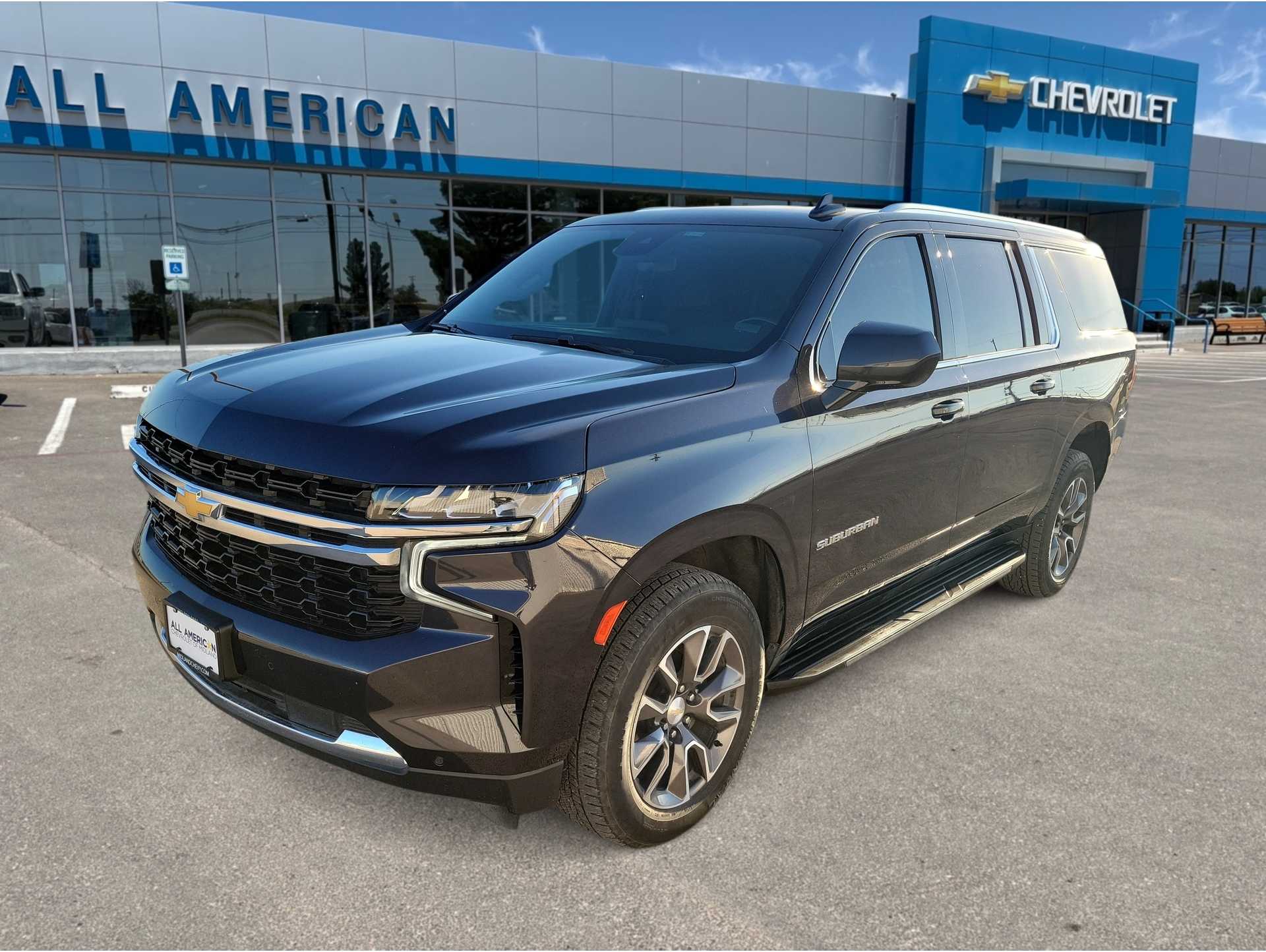 2023 Chevrolet Suburban LS's photo
