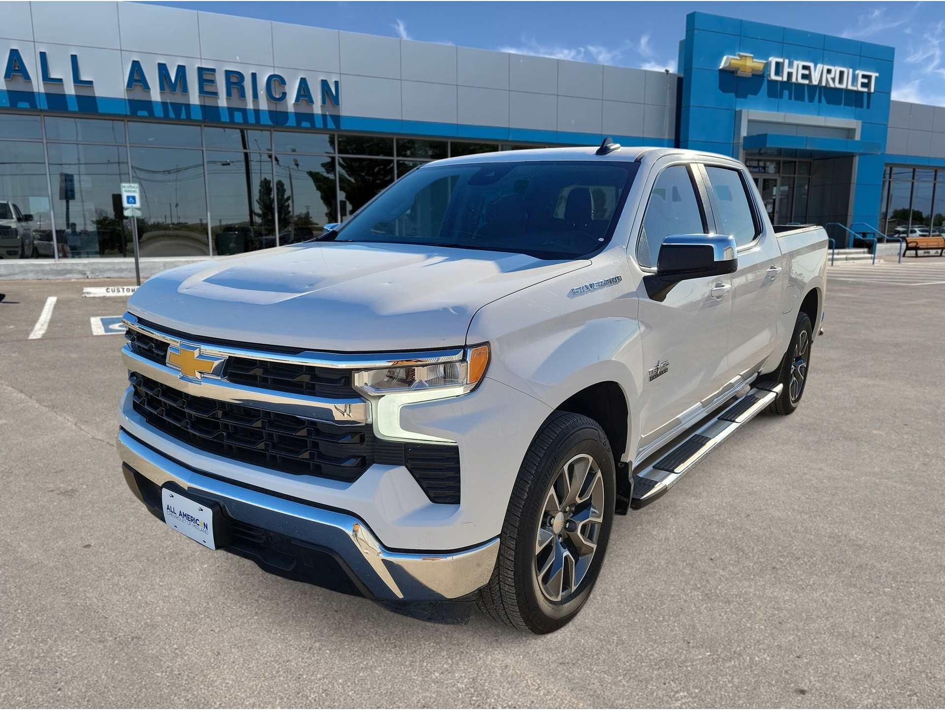 2023 Chevrolet Silverado 1500 LT's photo