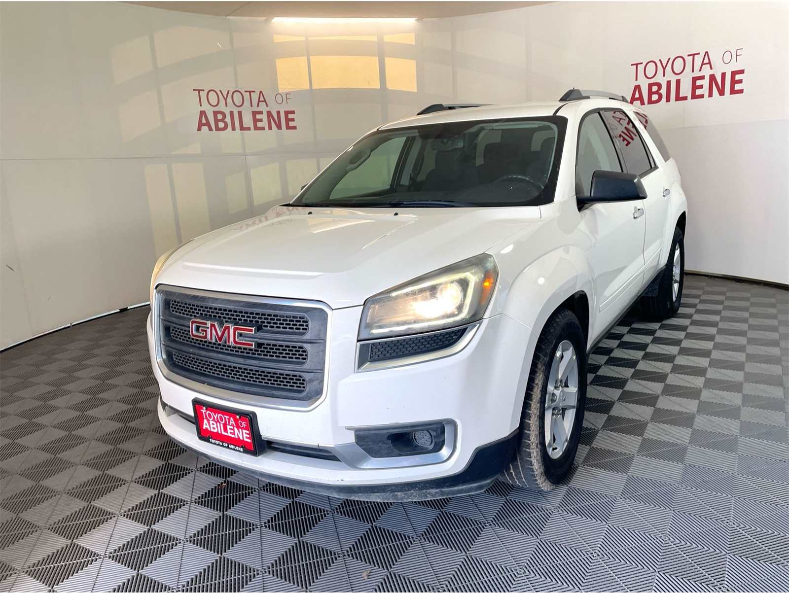 2013 GMC Acadia SLE's photo