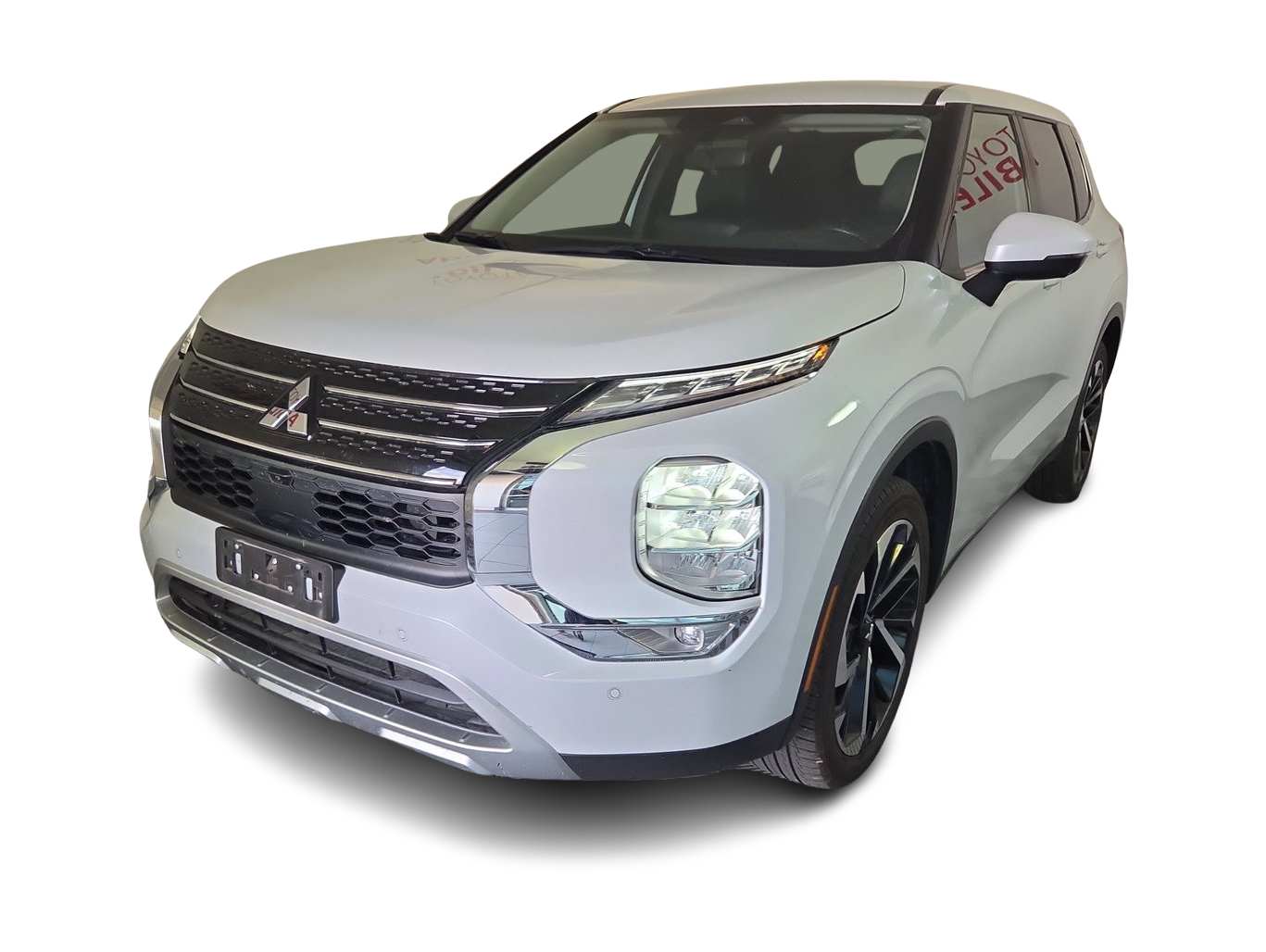 Thumbnail: 2024 Mitsubishi Outlander - 1