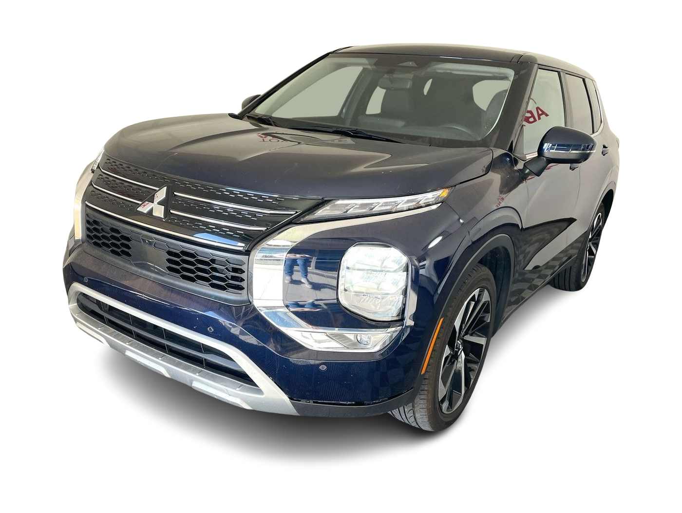Thumbnail: 2024 Mitsubishi Outlander - 1