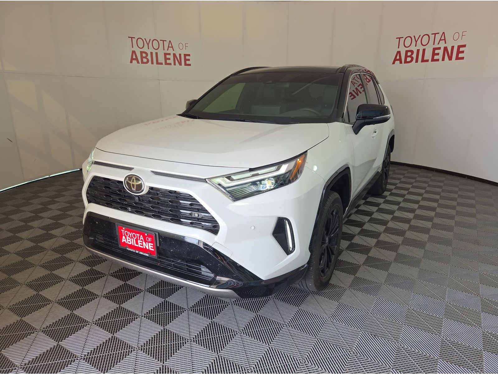 2025 Toyota RAV4 XSE