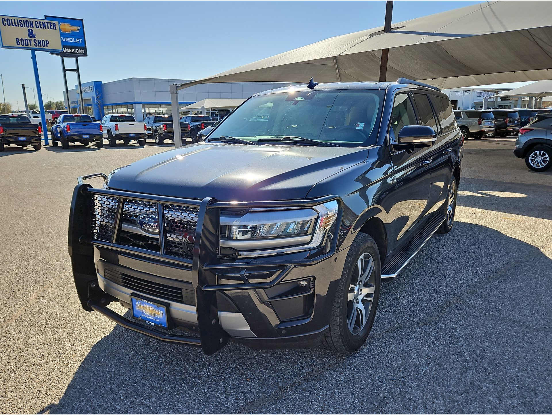 2022 Ford Expedition XLT's photo