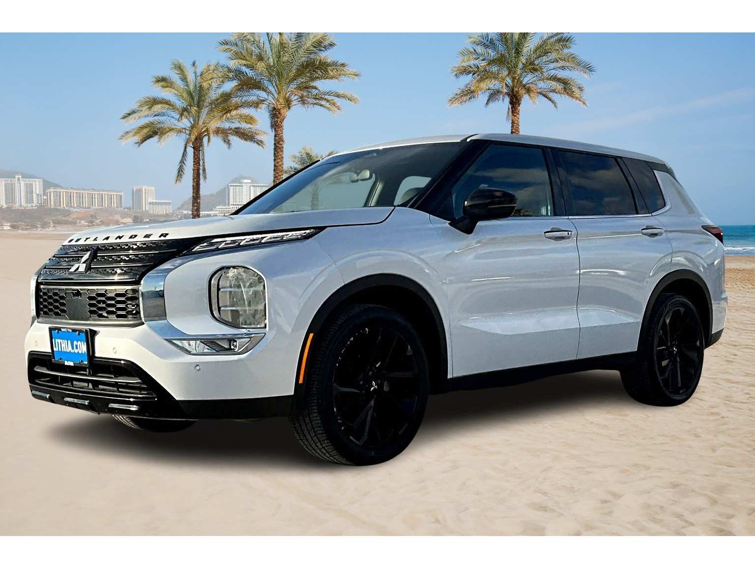 2022 Mitsubishi Outlander Black Edition's photo