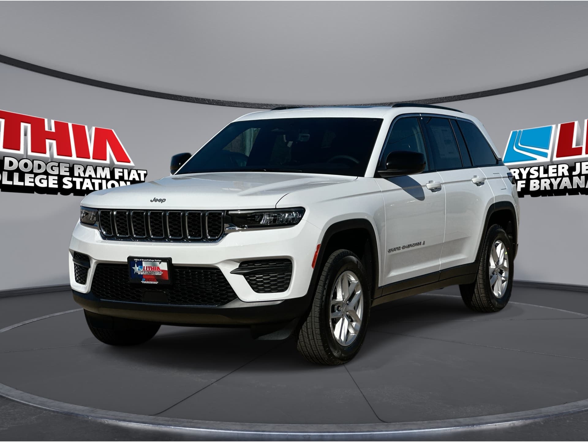 2025 Jeep Grand Cherokee Laredo's photo