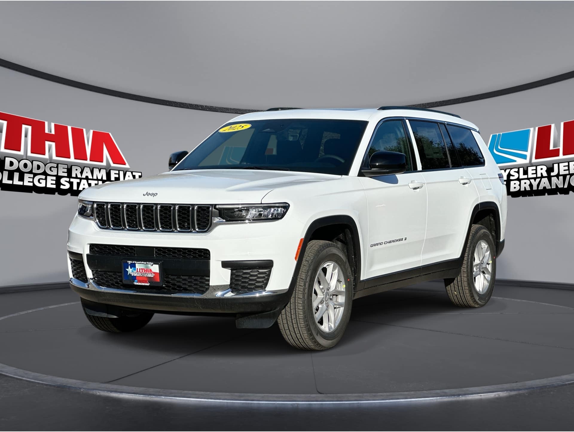 2025 Jeep Grand Cherokee L Laredo's photo