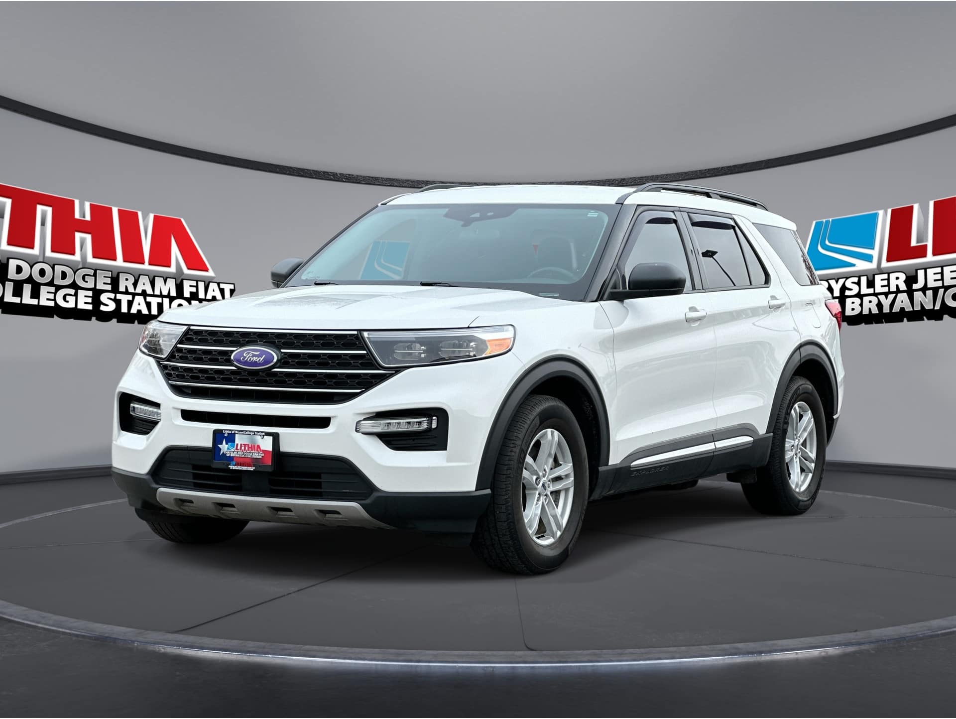 2023 Ford Explorer XLT's photo