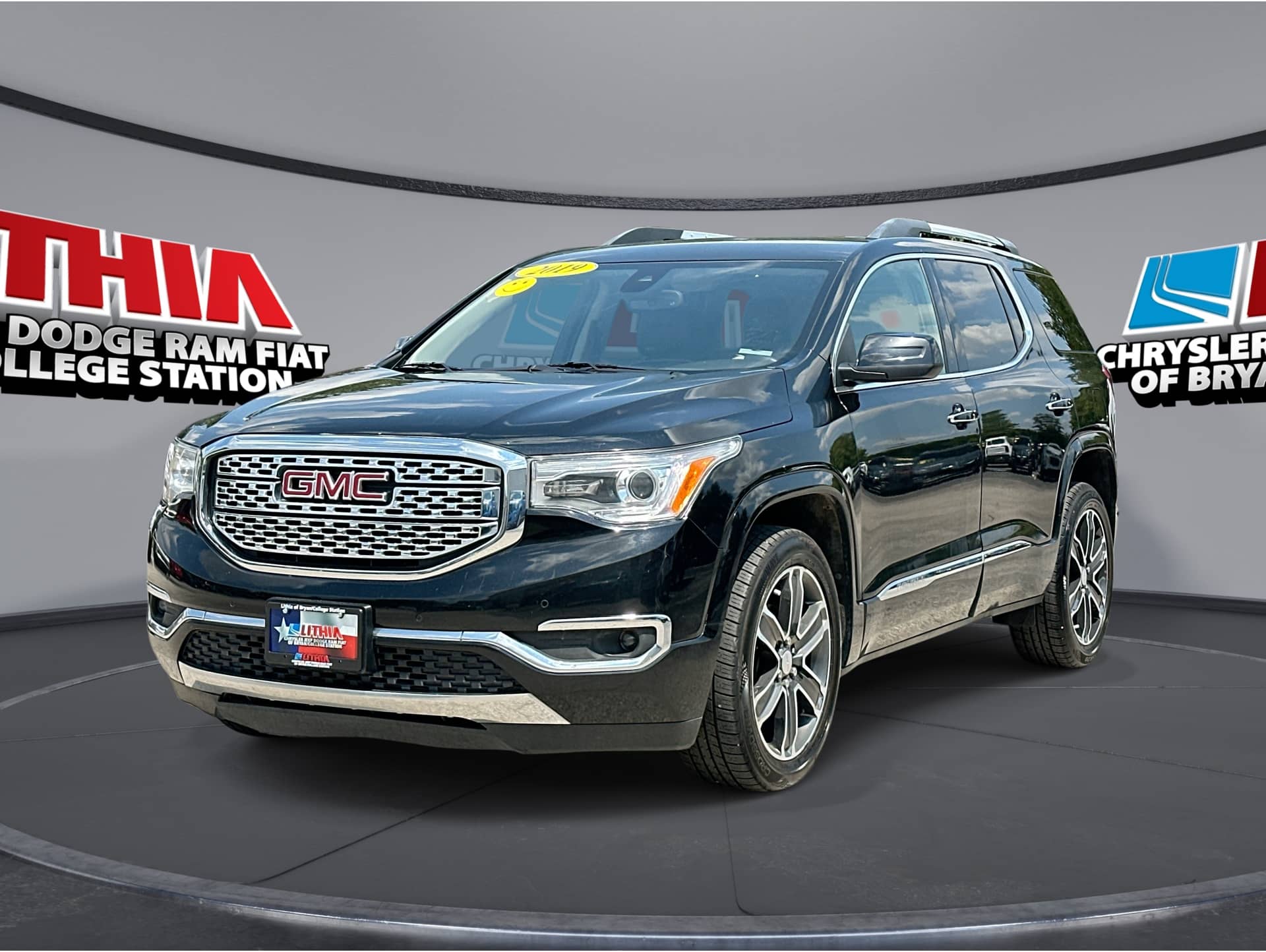 2019 GMC Acadia Denali's photo