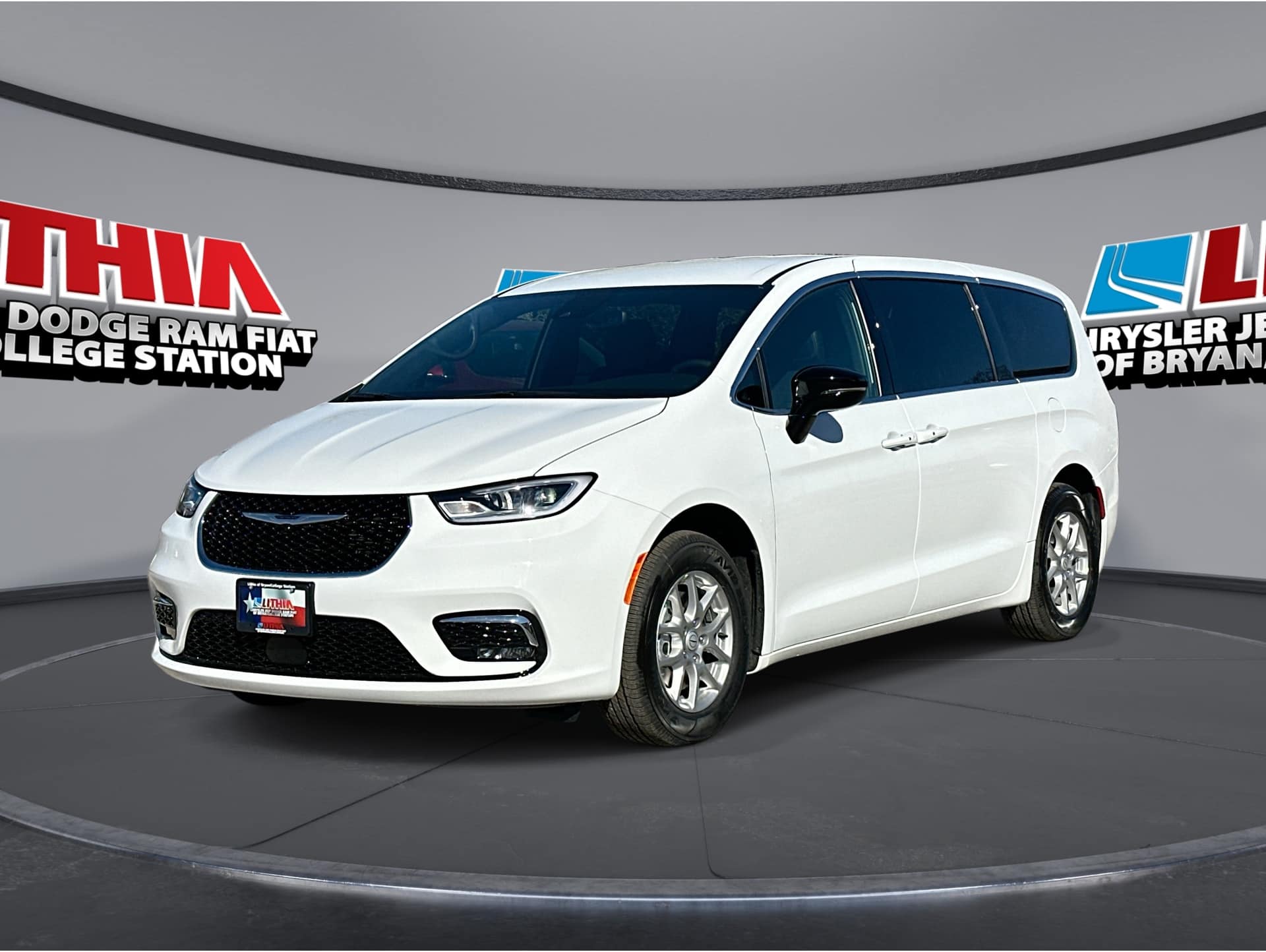 2026 Chrysler Pacifica Select's photo