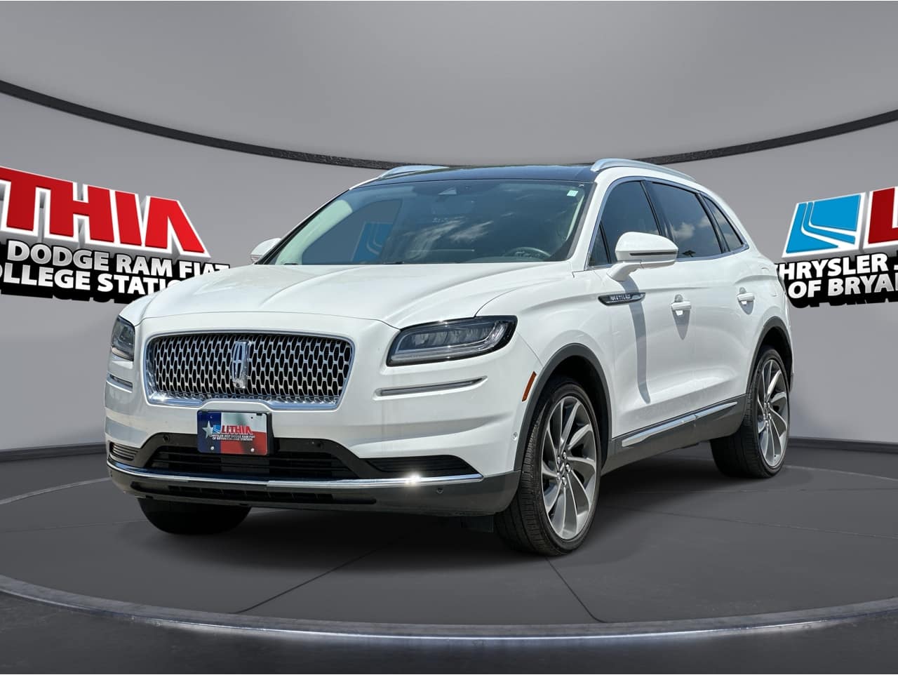 2022 Lincoln Nautilus Reserve's photo