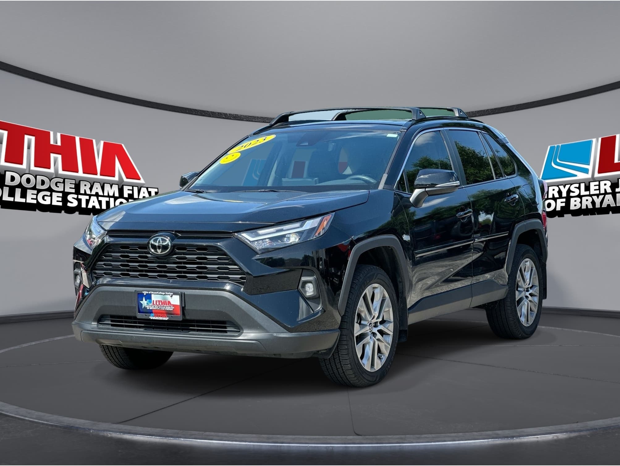 2023 Toyota RAV4 XLE Premium's photo