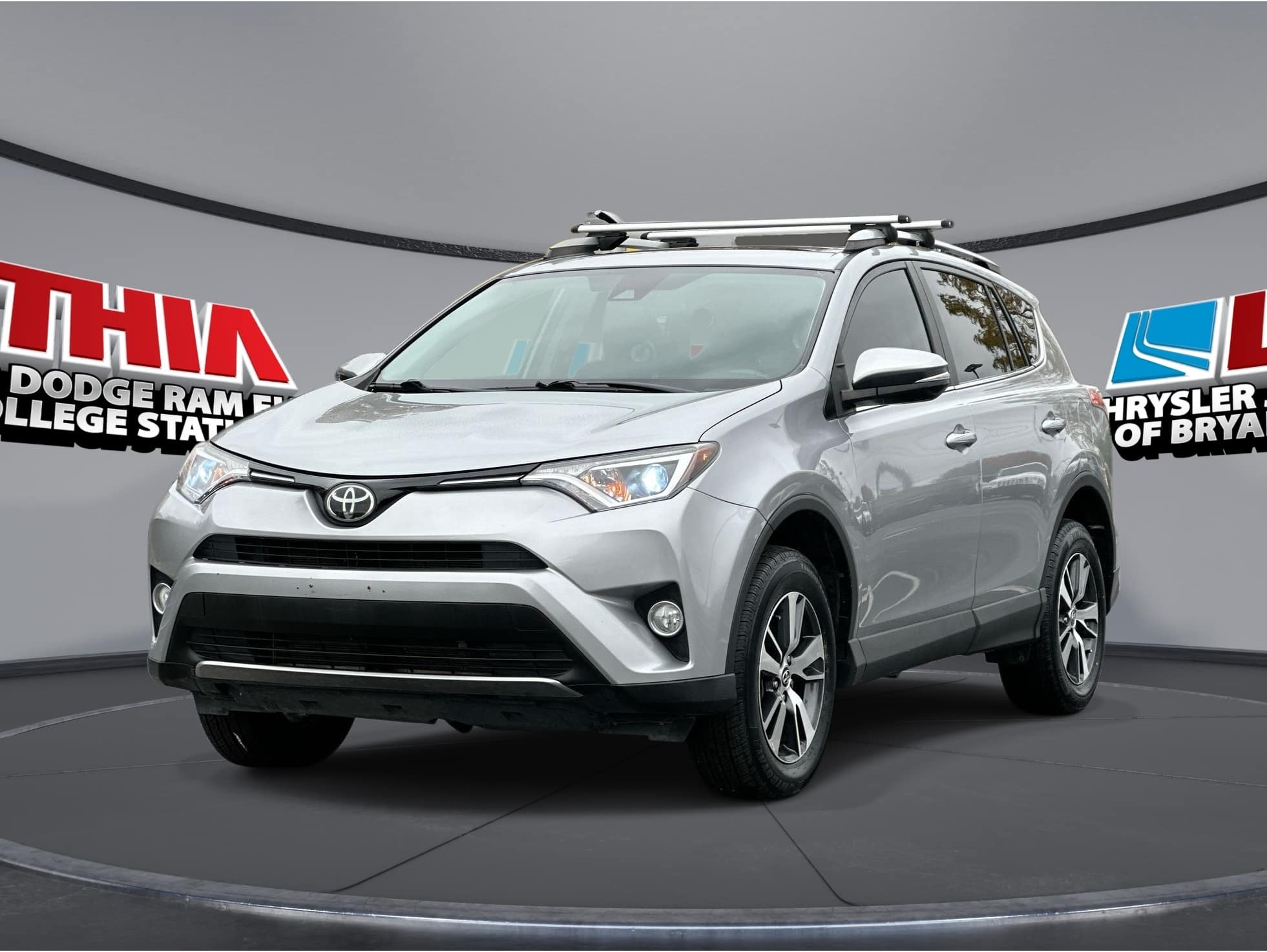 2018 Toyota RAV4 XLE's photo