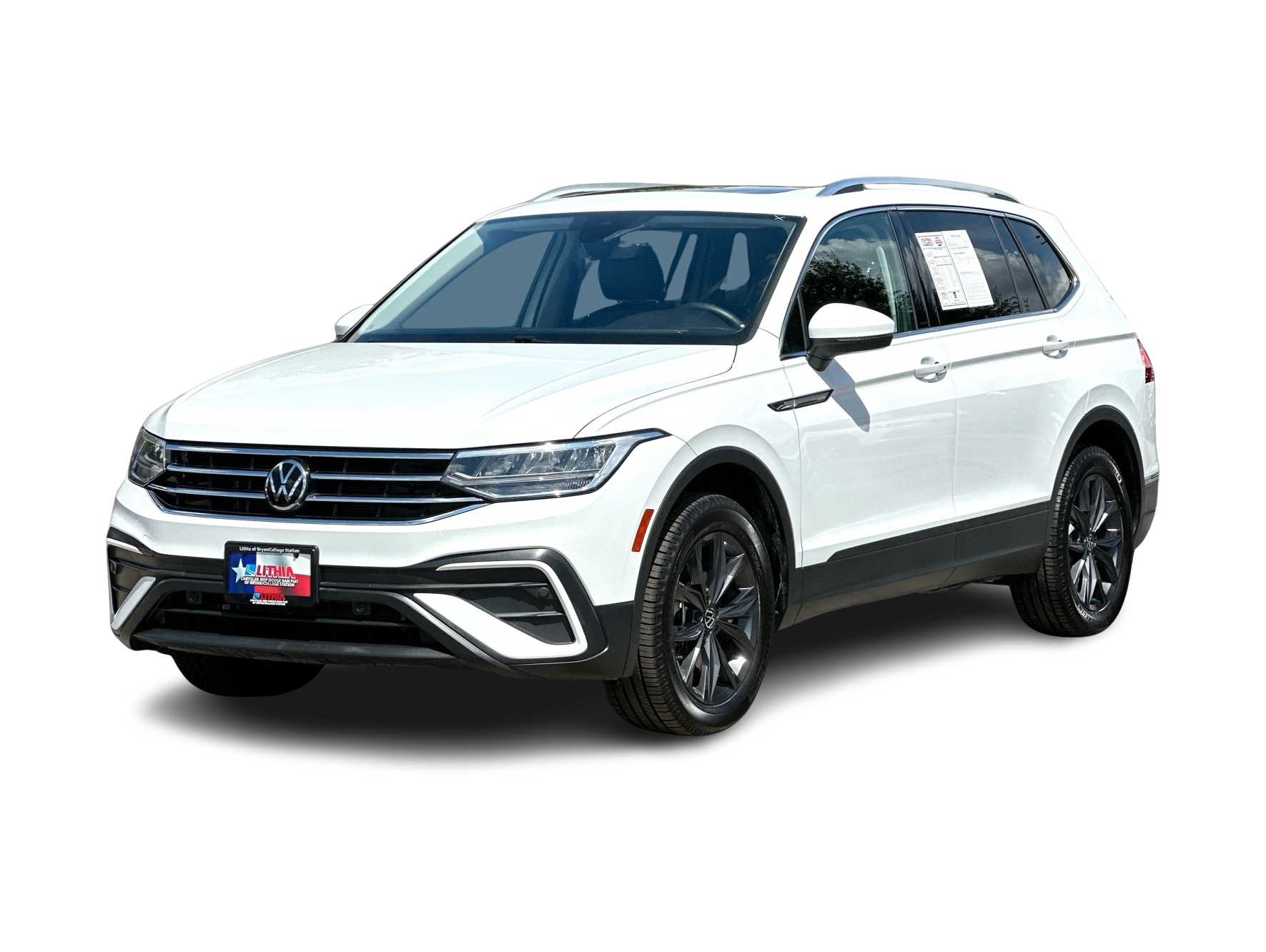 Thumbnail: 2022 Volkswagen Tiguan - 1