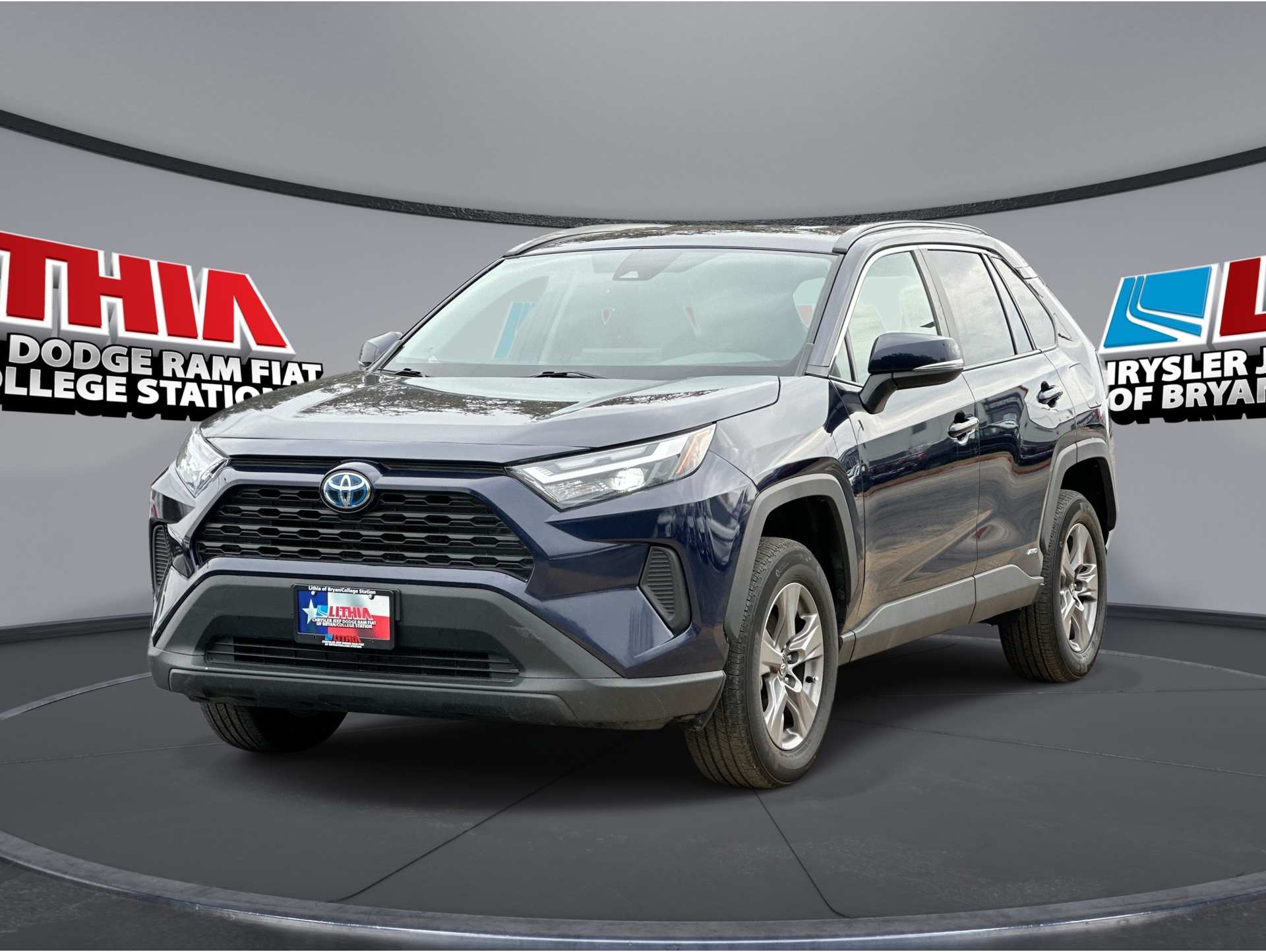 2024 Toyota RAV4 XLE's photo