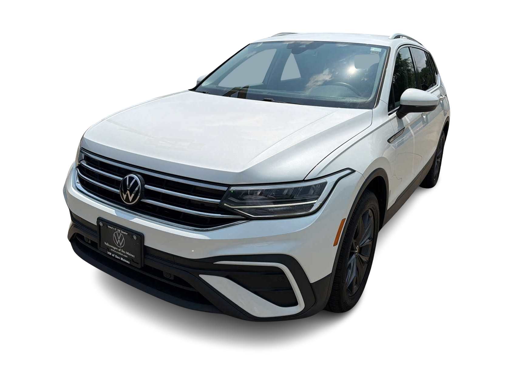 Thumbnail: 2023 Volkswagen Tiguan - 1