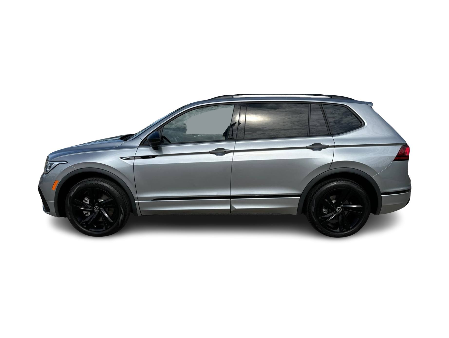 2024 Volkswagen Tiguan SE R-Line Black -
                Johnston, IA