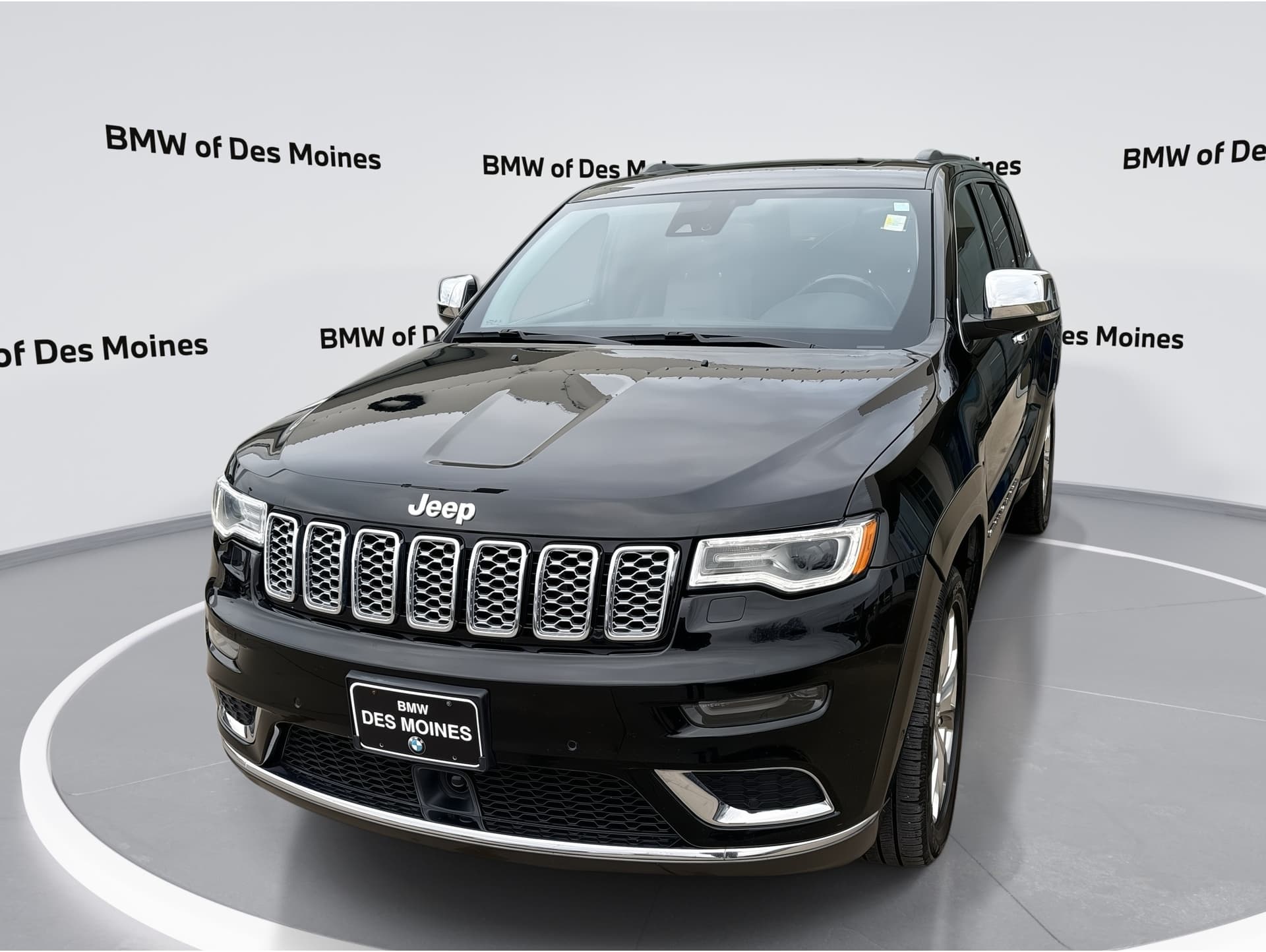 2019 Jeep Grand Cherokee Summit's photo