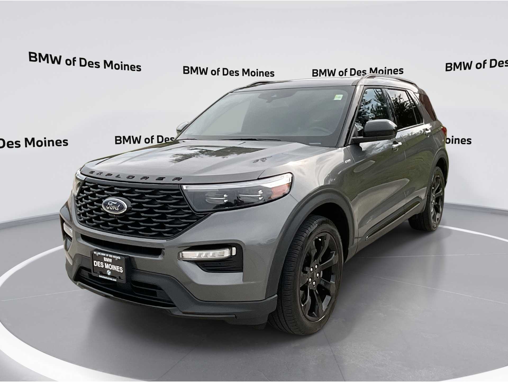 2023 Ford Explorer ST-LINE's photo