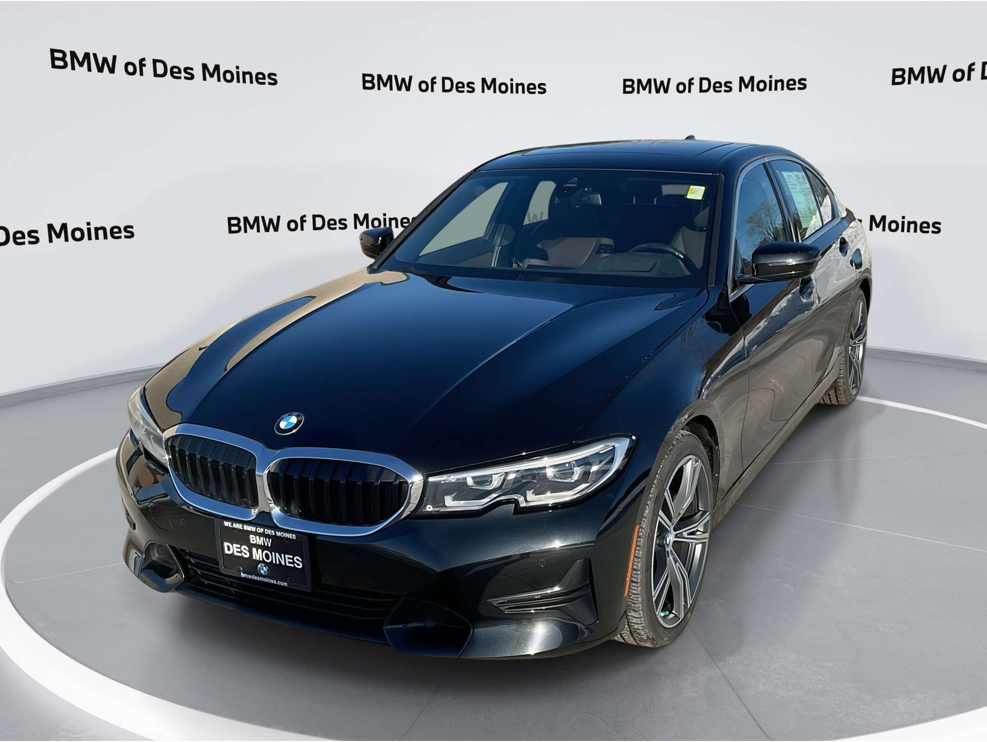 2019 BMW 3 Series 330i's photo