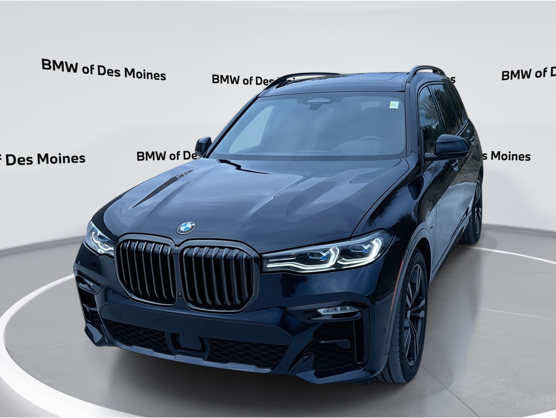 2022 BMW X7 M50i's photo