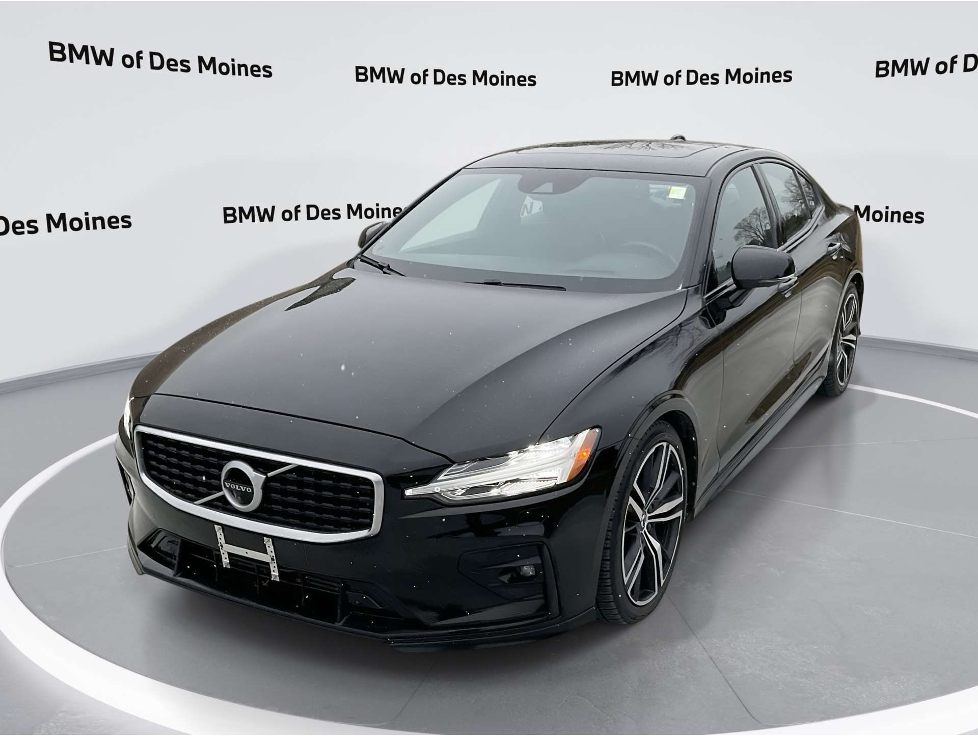 2020 Volvo S60 R-Design's photo