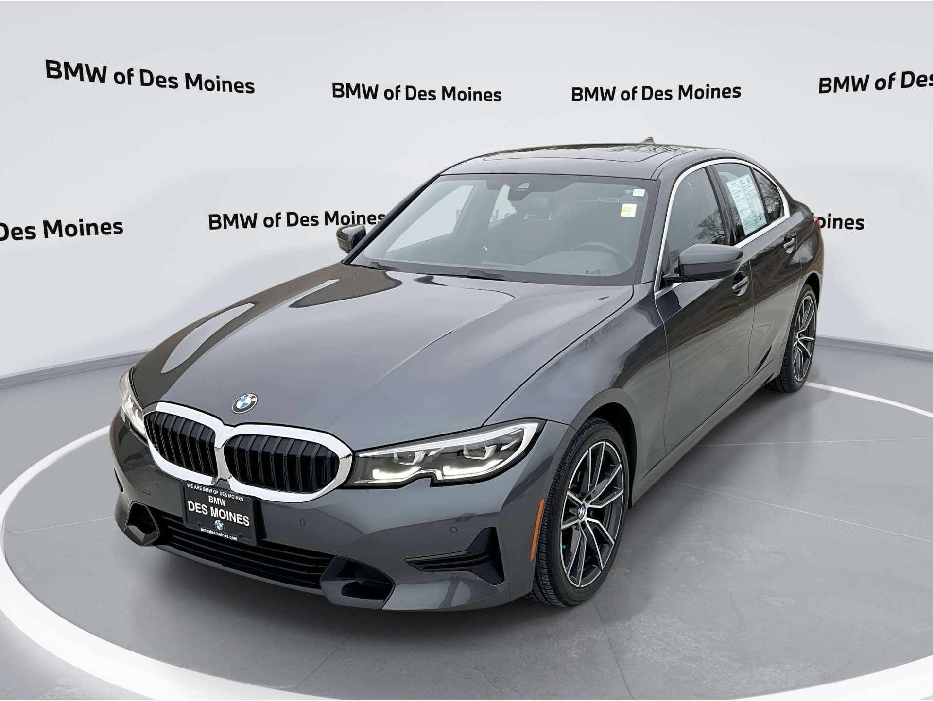 2020 BMW 3 Series 330i's photo