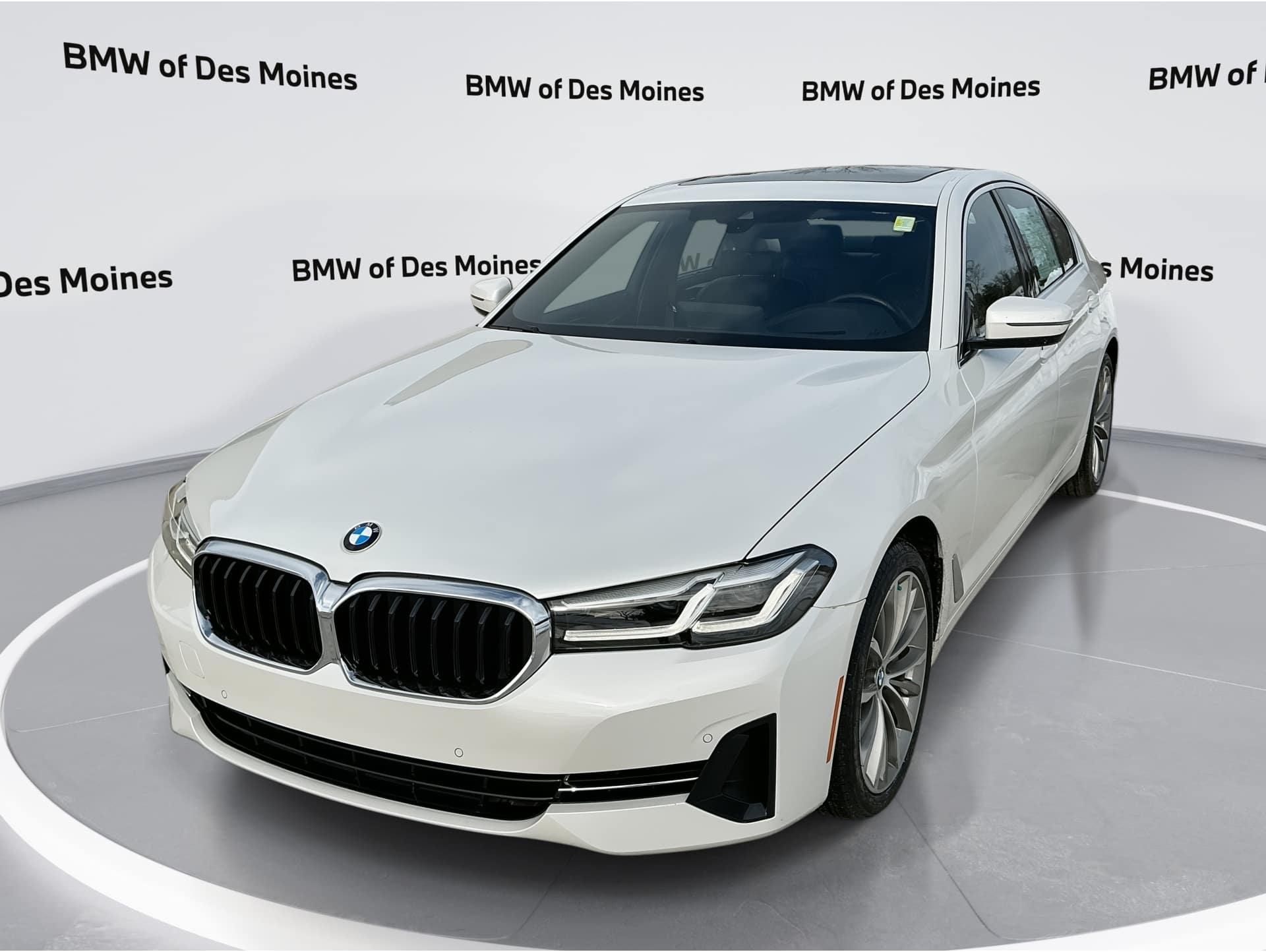 2022 BMW 5 Series 540i's photo