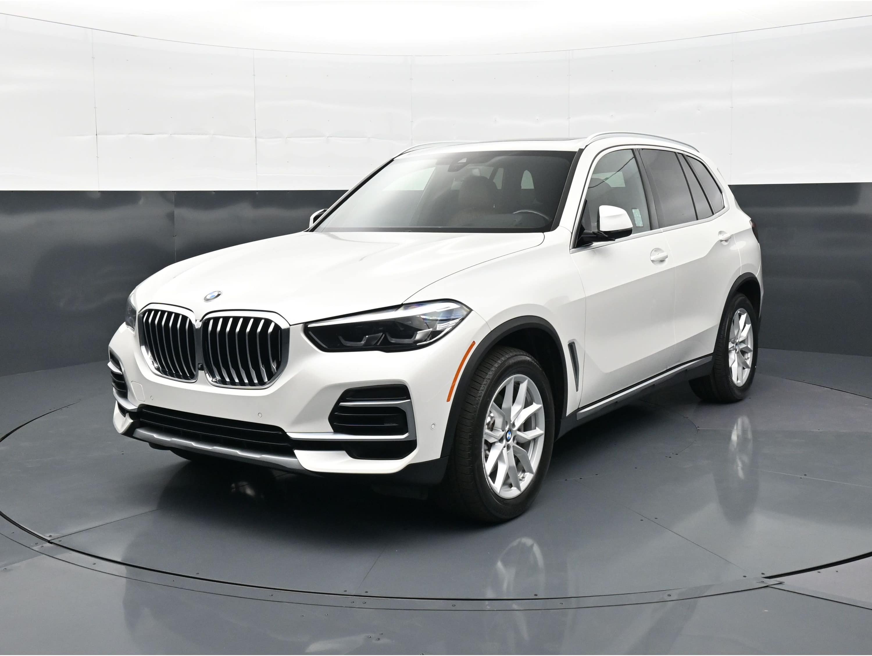 2023 BMW X5 40i