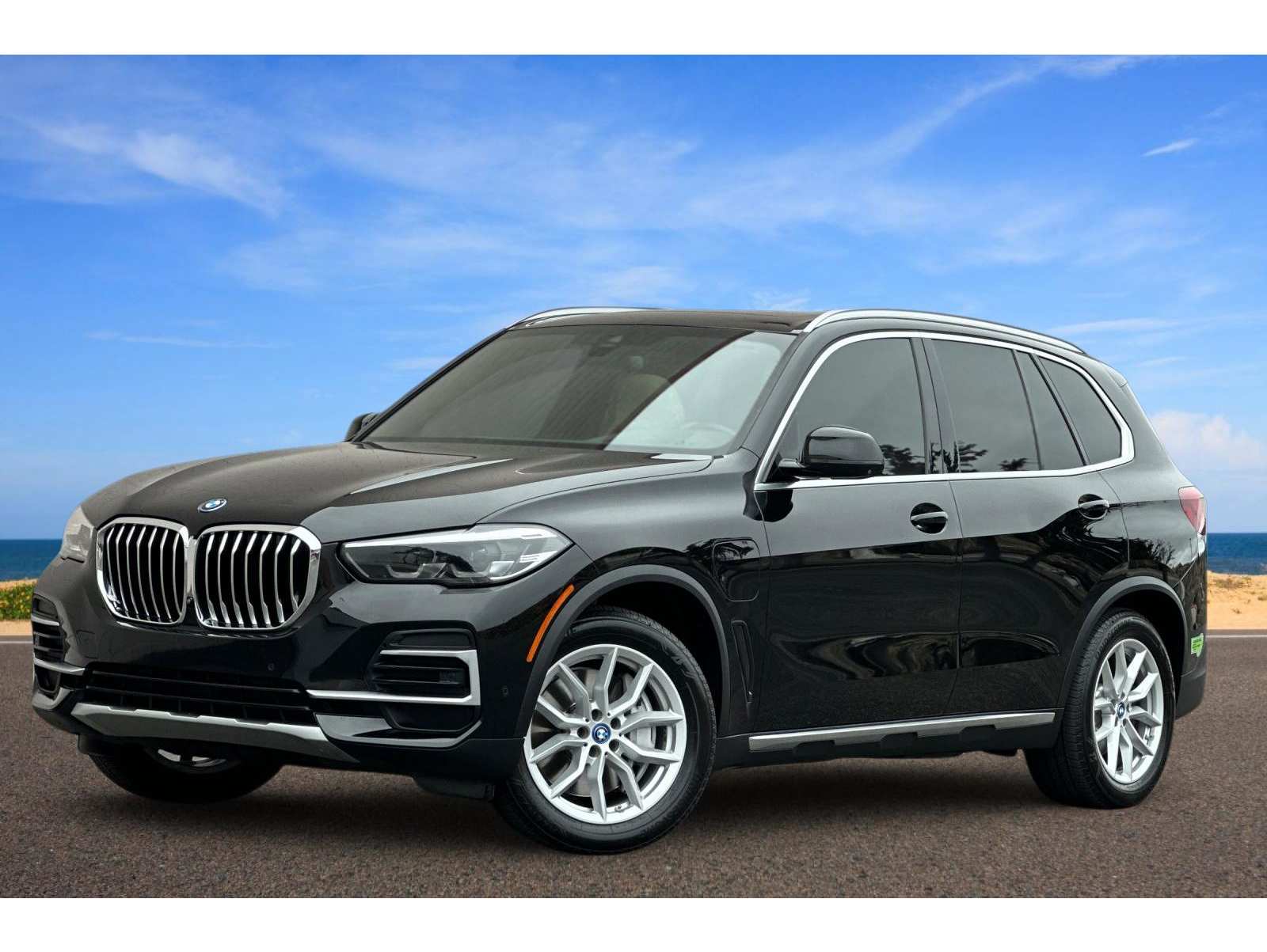 2022 BMW X5 45e's photo
