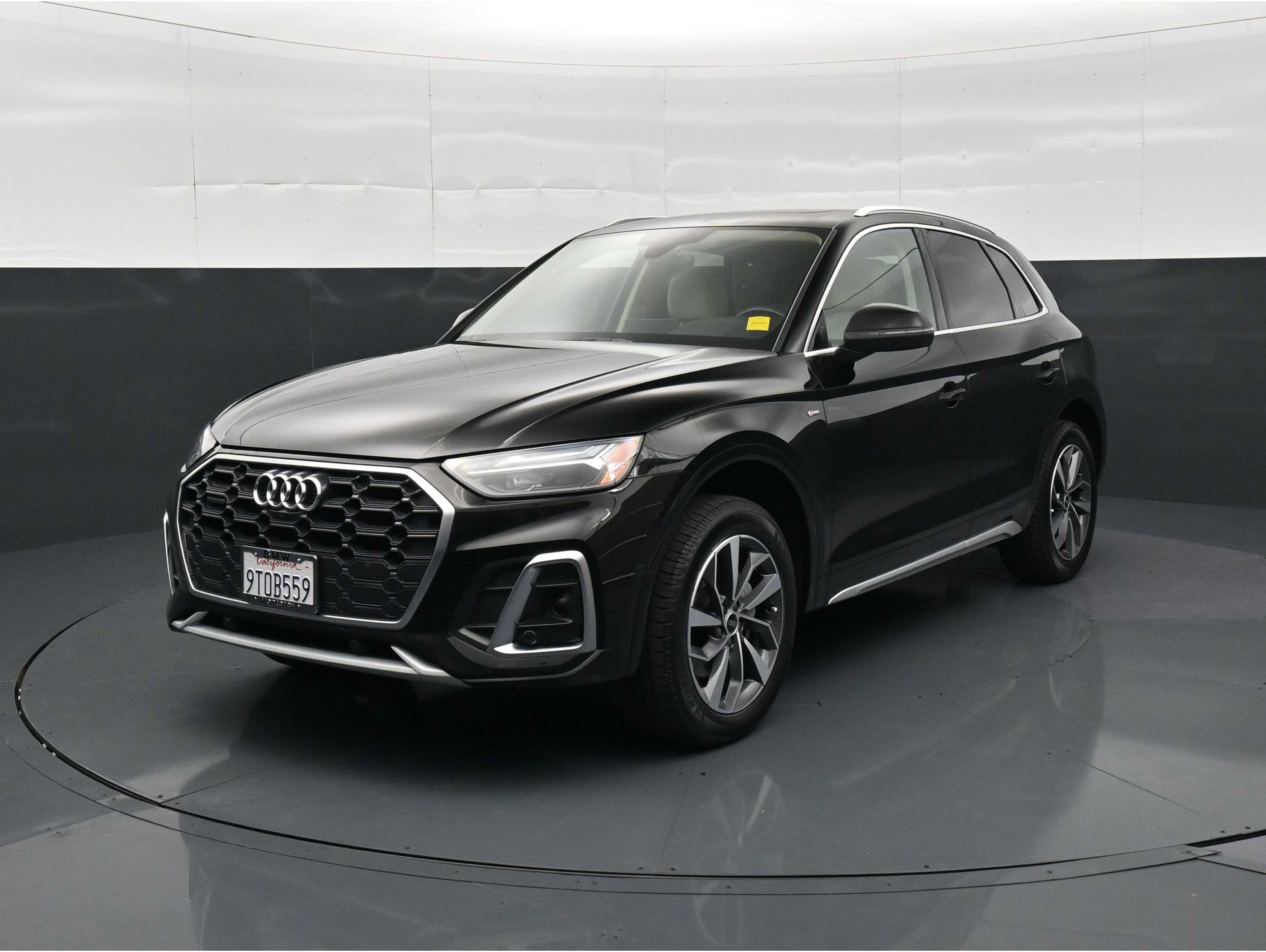 2022 Audi Q5 Premium Plus