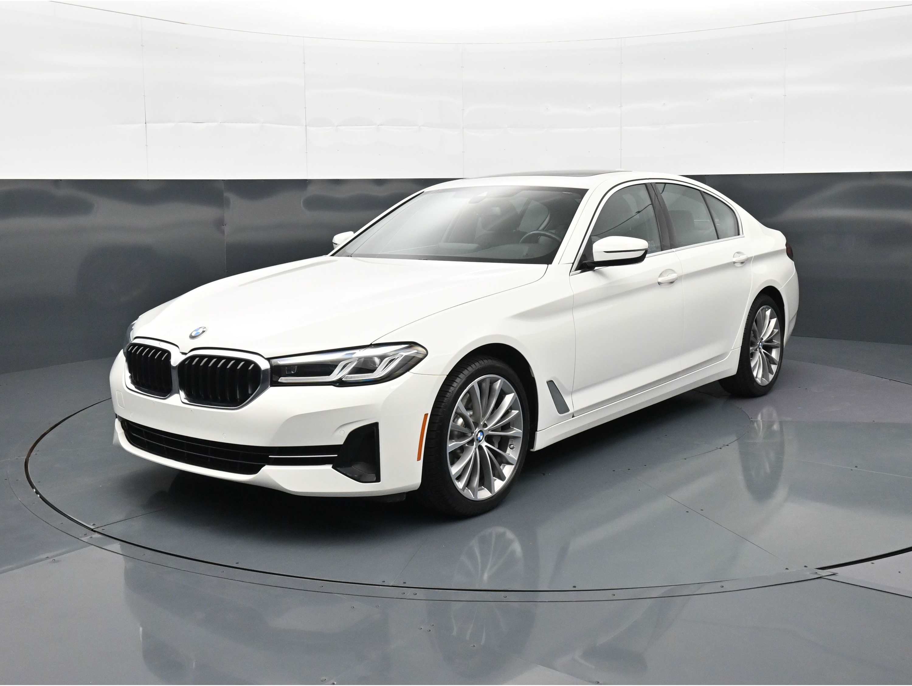 2023 BMW 5 Series 530i