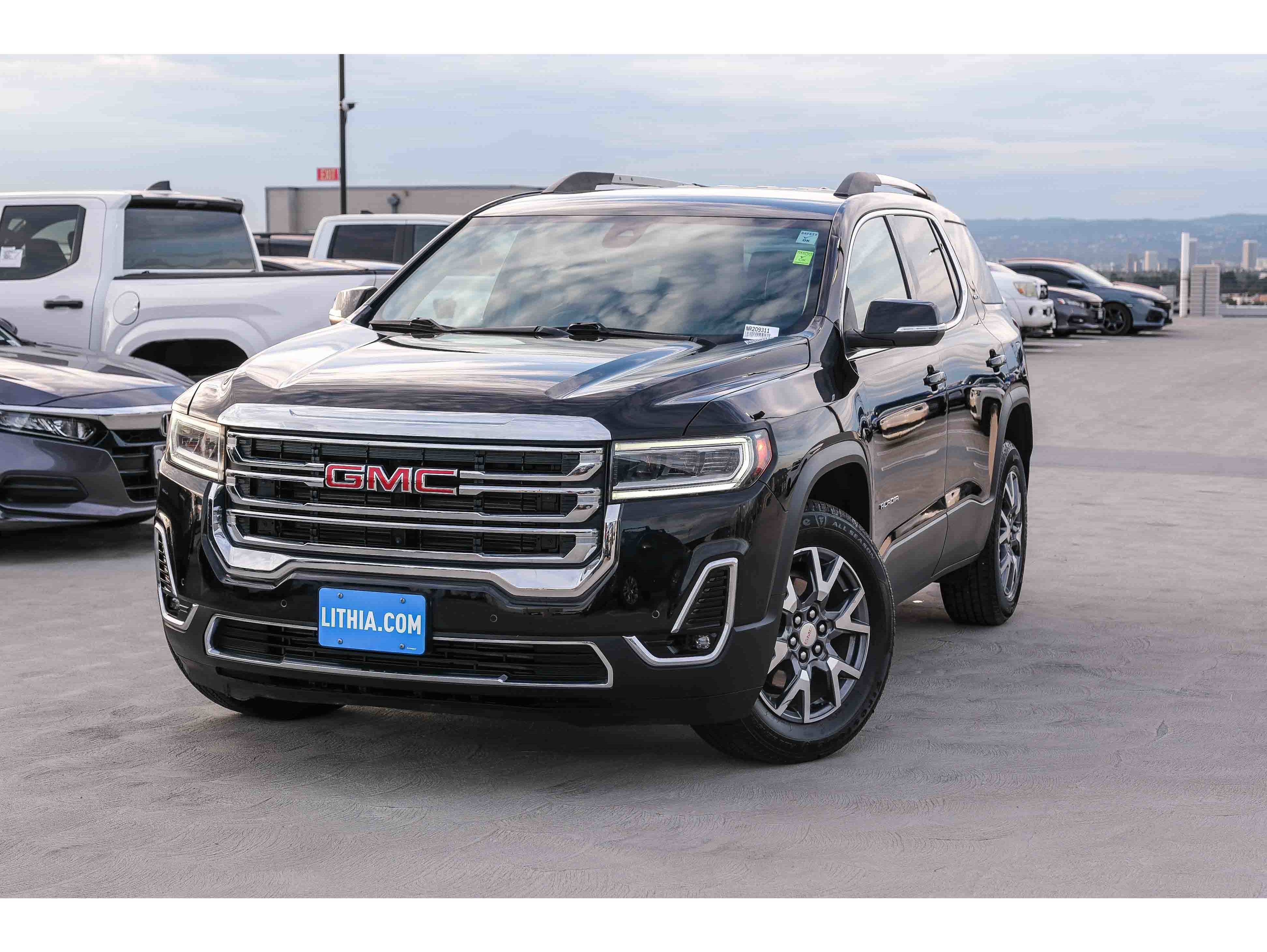 2023 GMC Acadia SLT's photo