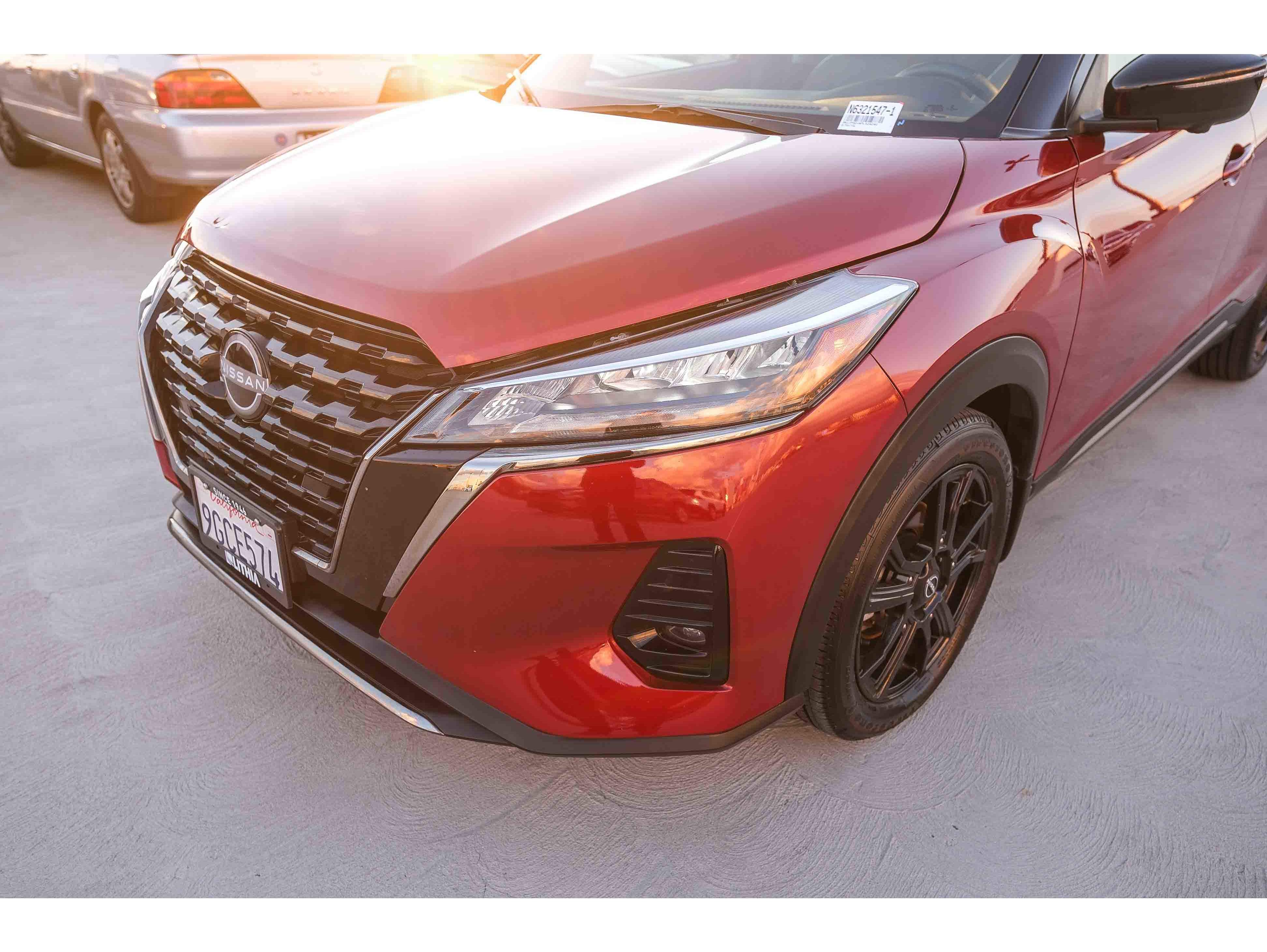 2023 Nissan Kicks SR