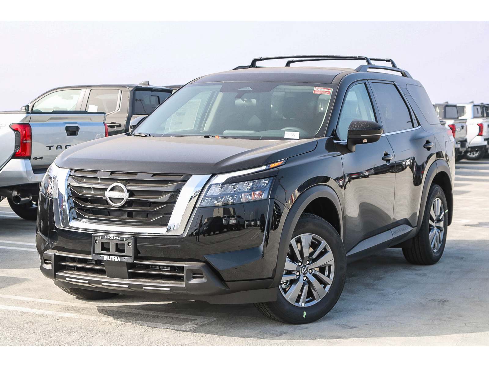 2025 Nissan Pathfinder SV's photo