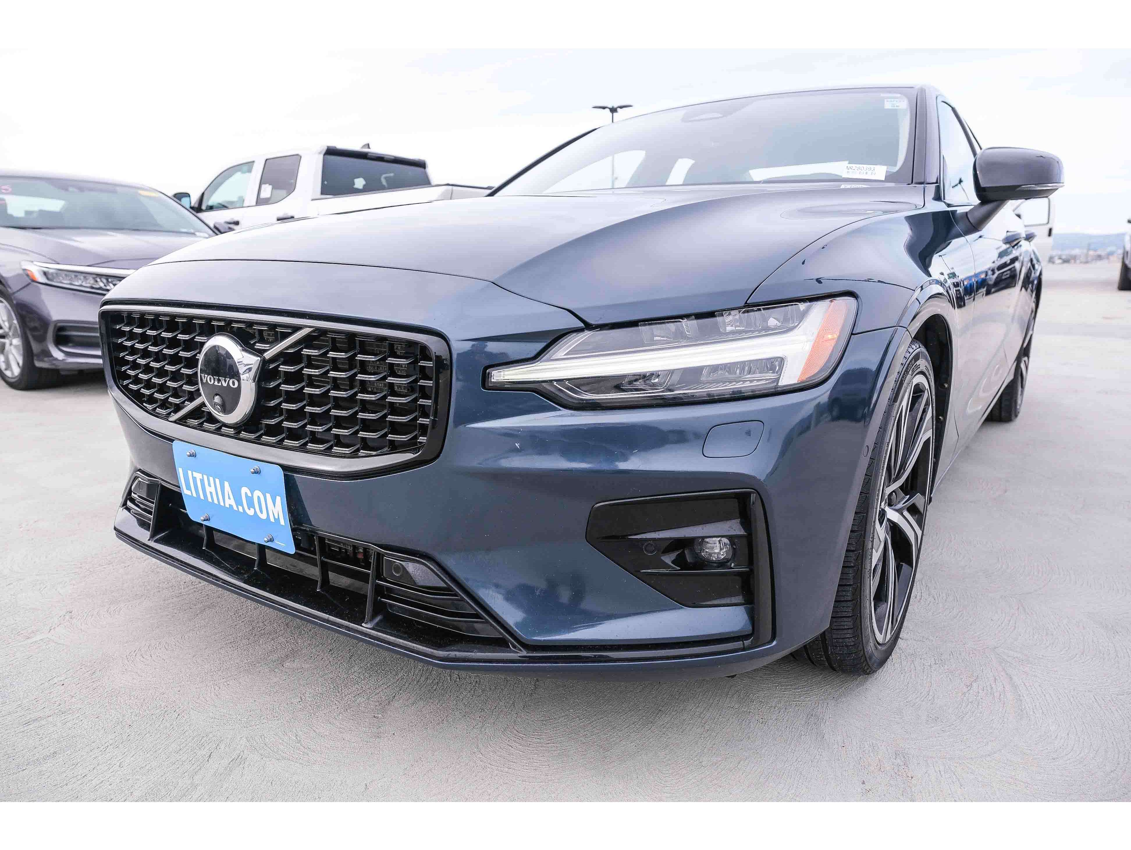 2024 Volvo S60 Plus's photo