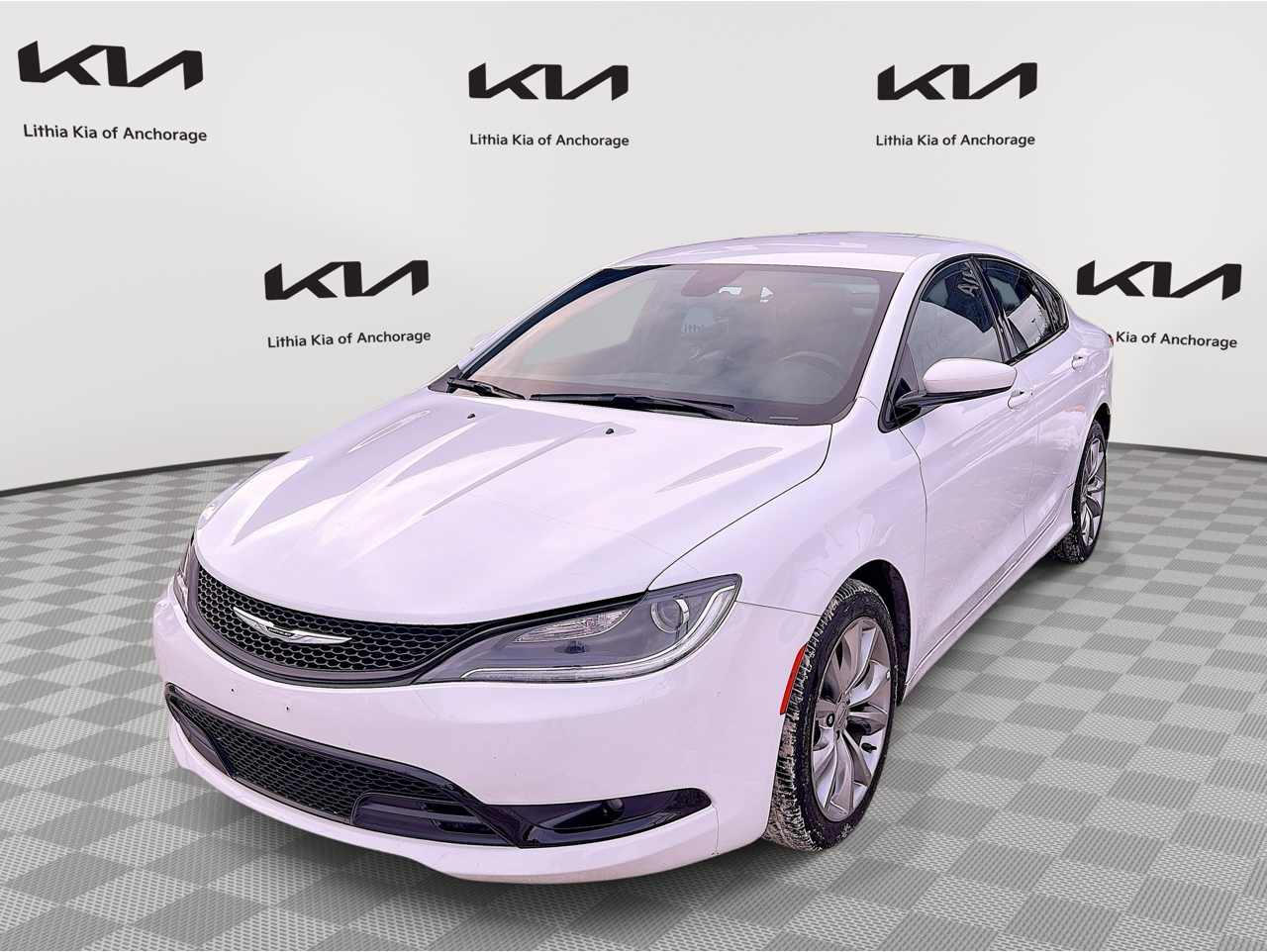 2016 Chrysler 200 S's photo