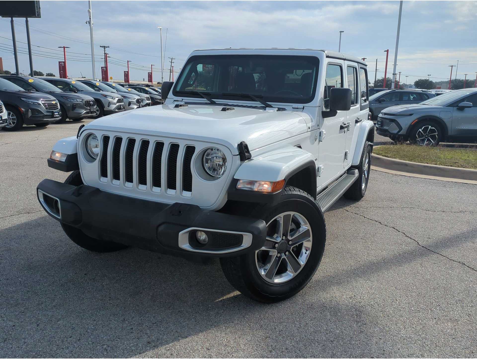 2022 Jeep Wrangler Unlimited Sahara's photo