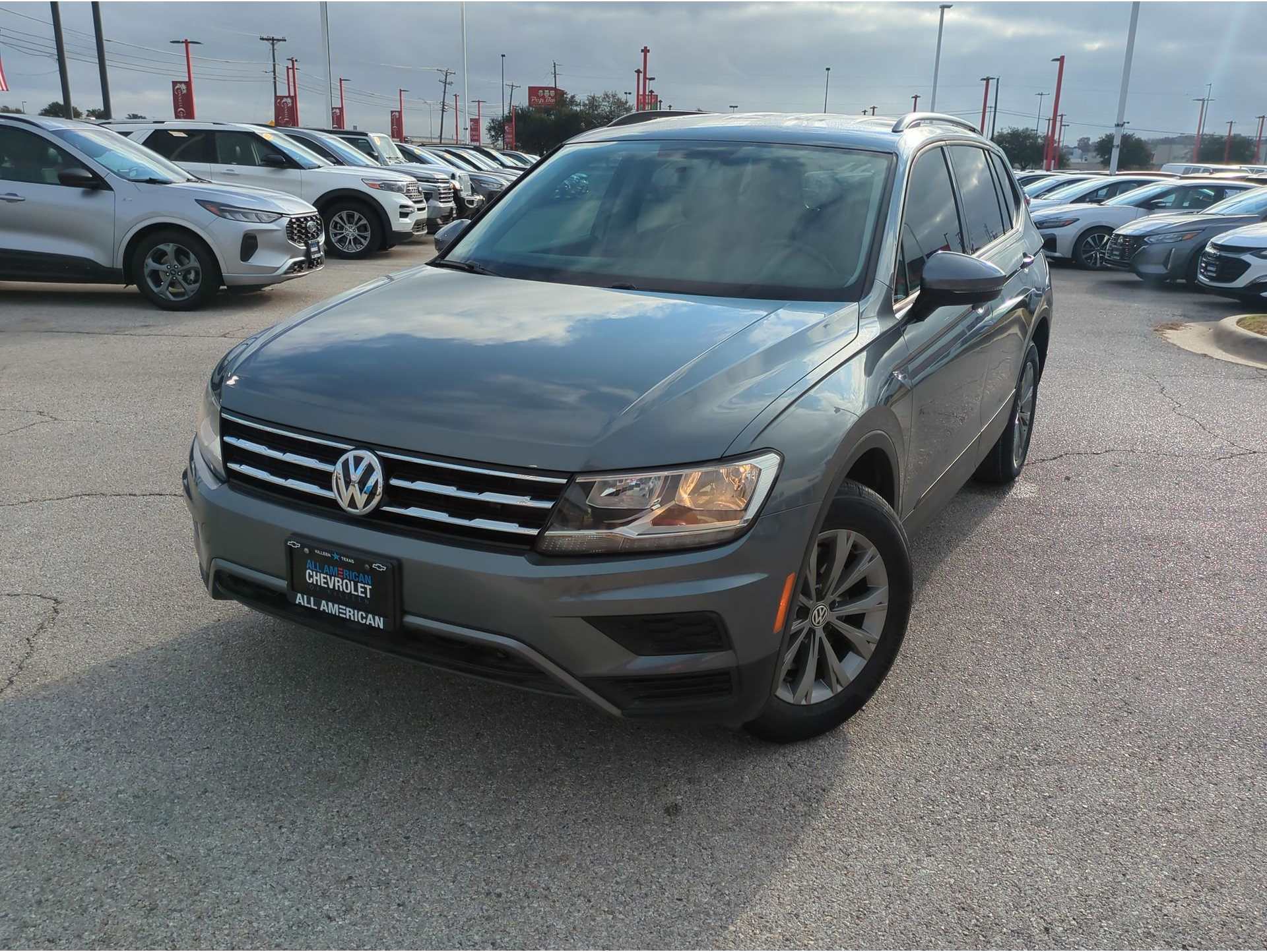 2018 Volkswagen Tiguan S's photo