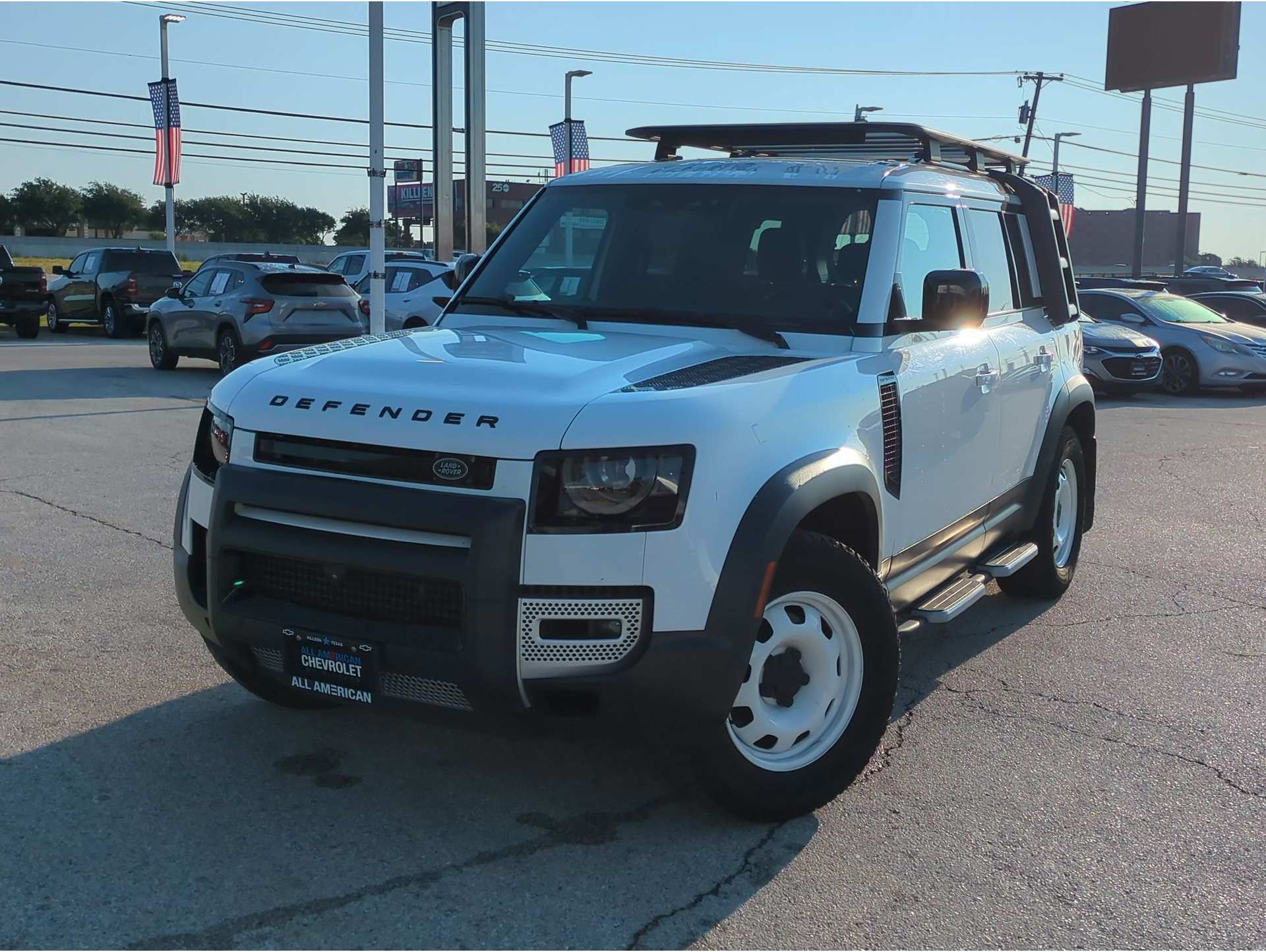 2023 Land Rover Defender S's photo