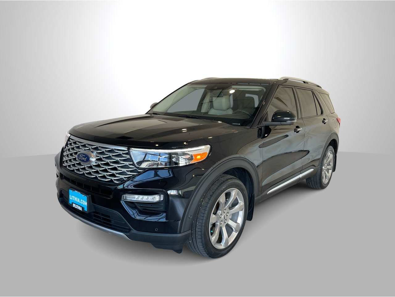2020 Ford Explorer Platinum's photo